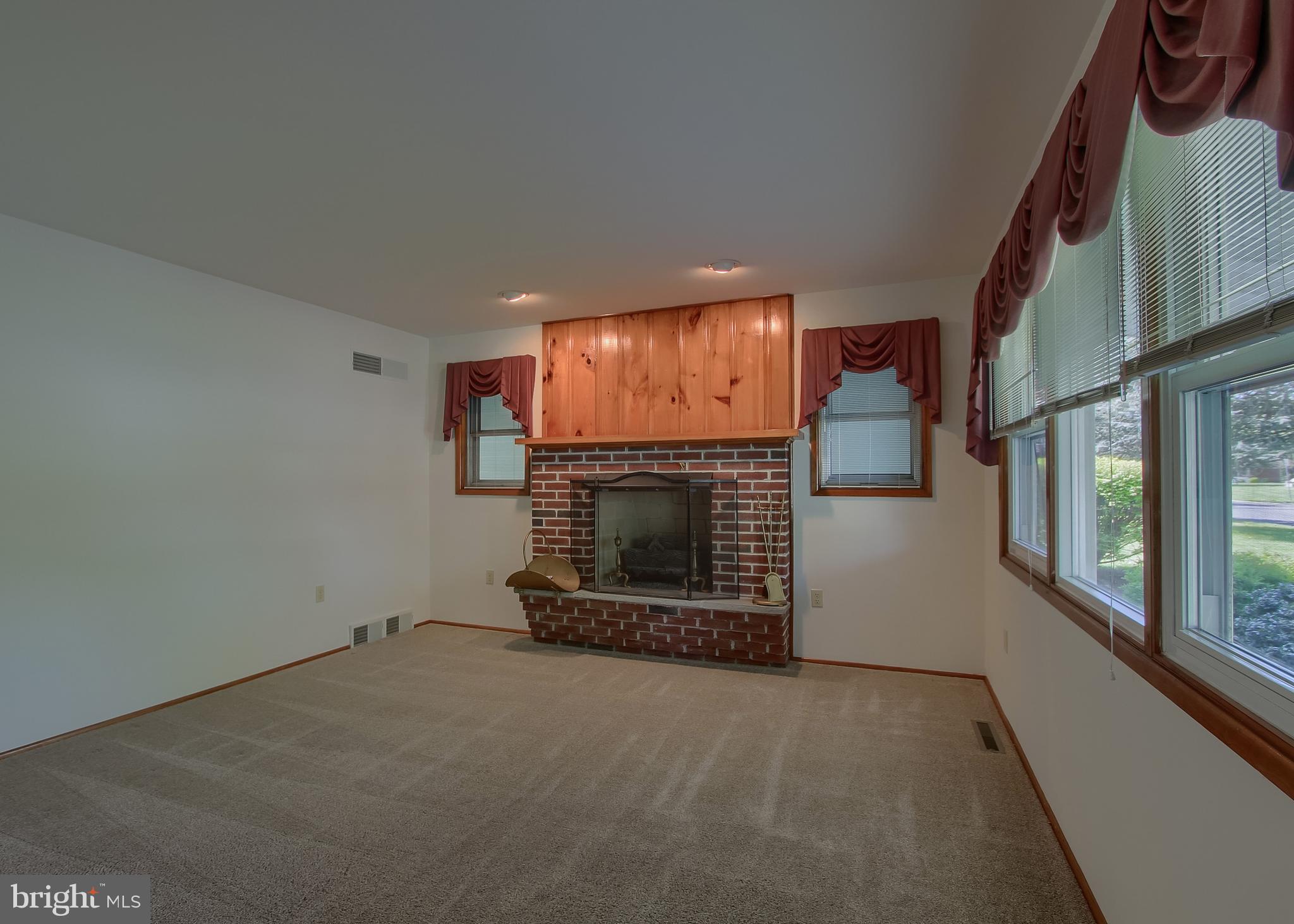 NOLL ACRES - Residential