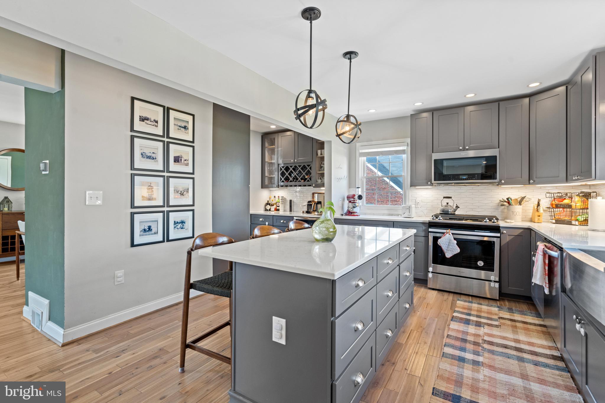 YORKTOWN - Residential