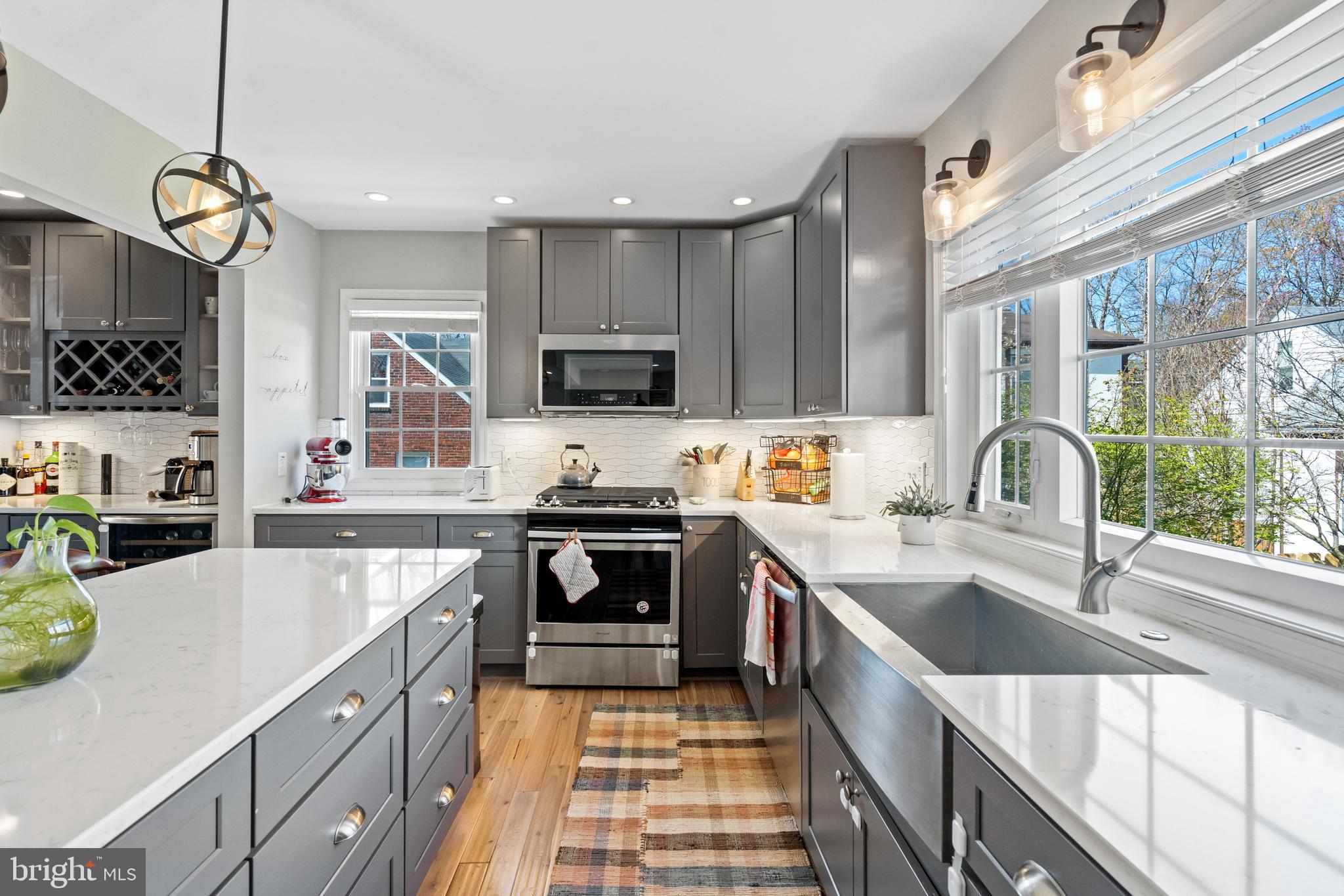 YORKTOWN - Residential