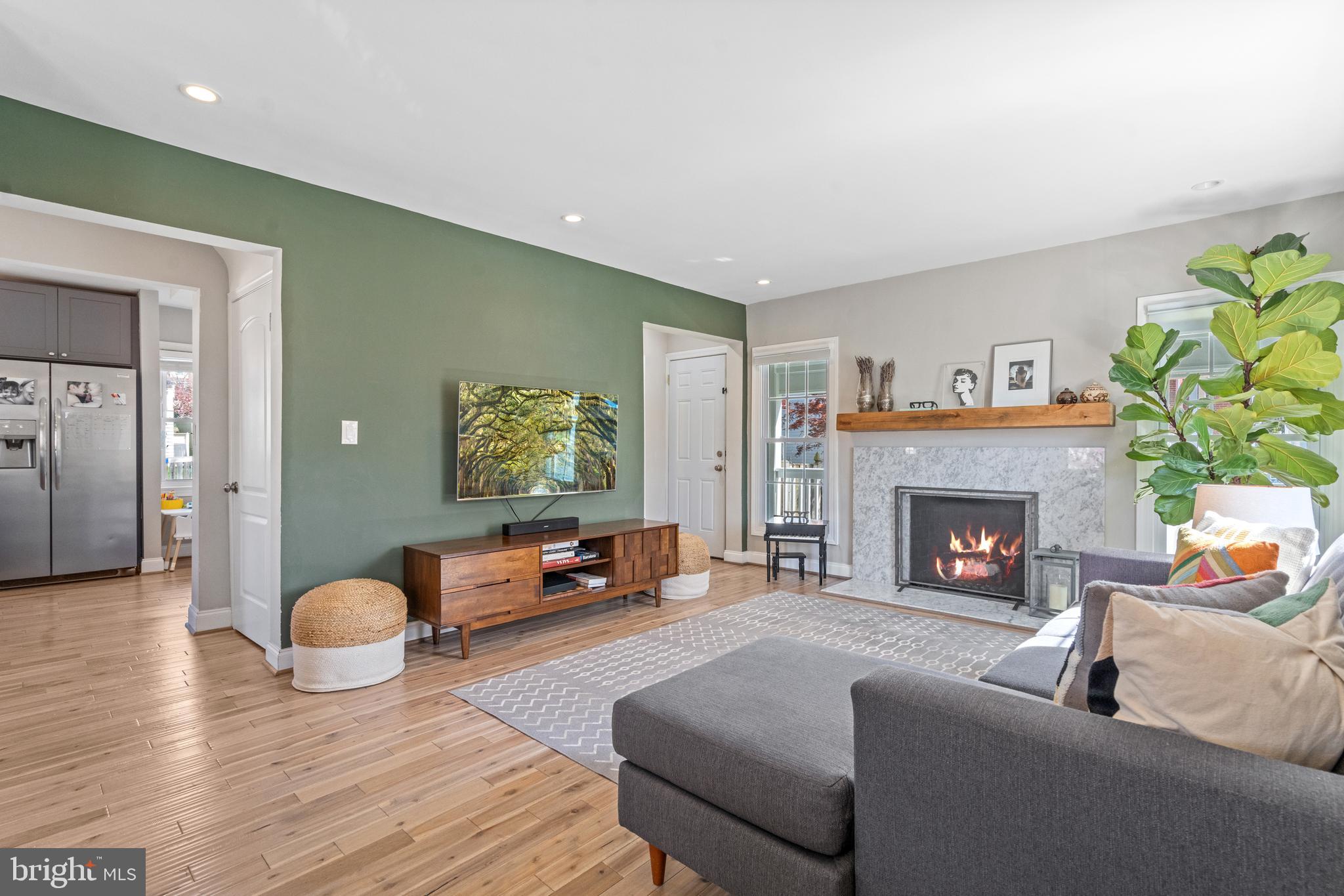 YORKTOWN - Residential