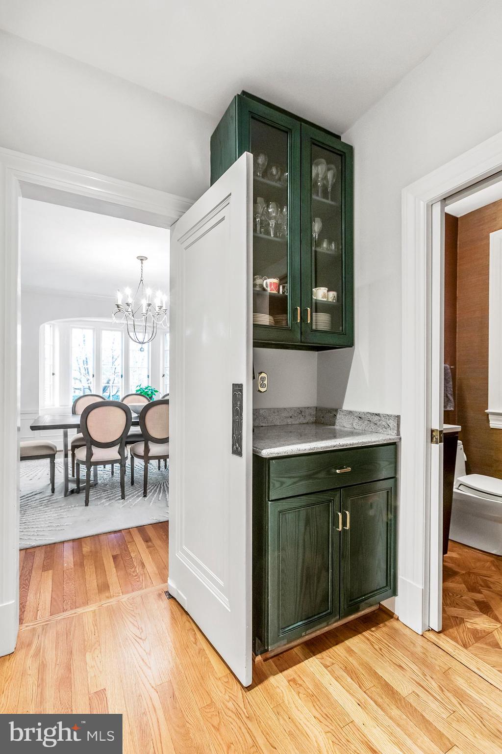 CHEVY CHASE VILLAGE - Residential