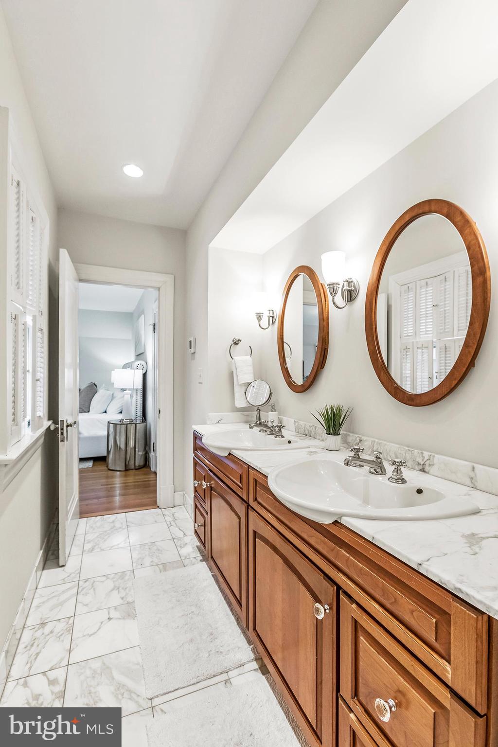 CHEVY CHASE VILLAGE - Residential