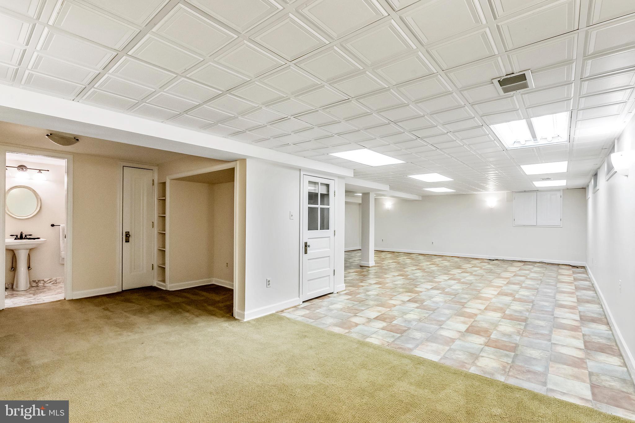 CHEVY CHASE VILLAGE - Residential