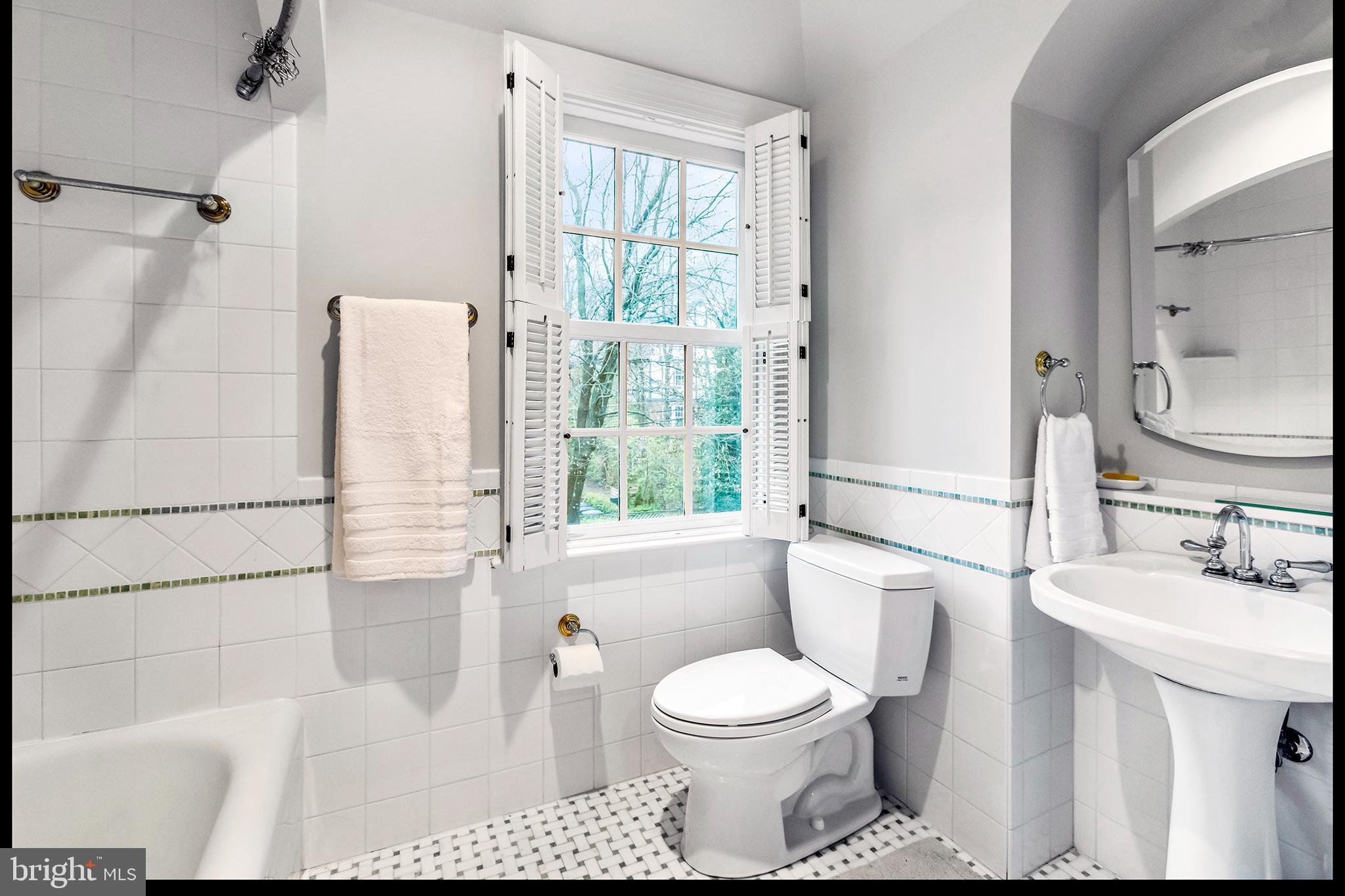 CHEVY CHASE VILLAGE - Residential