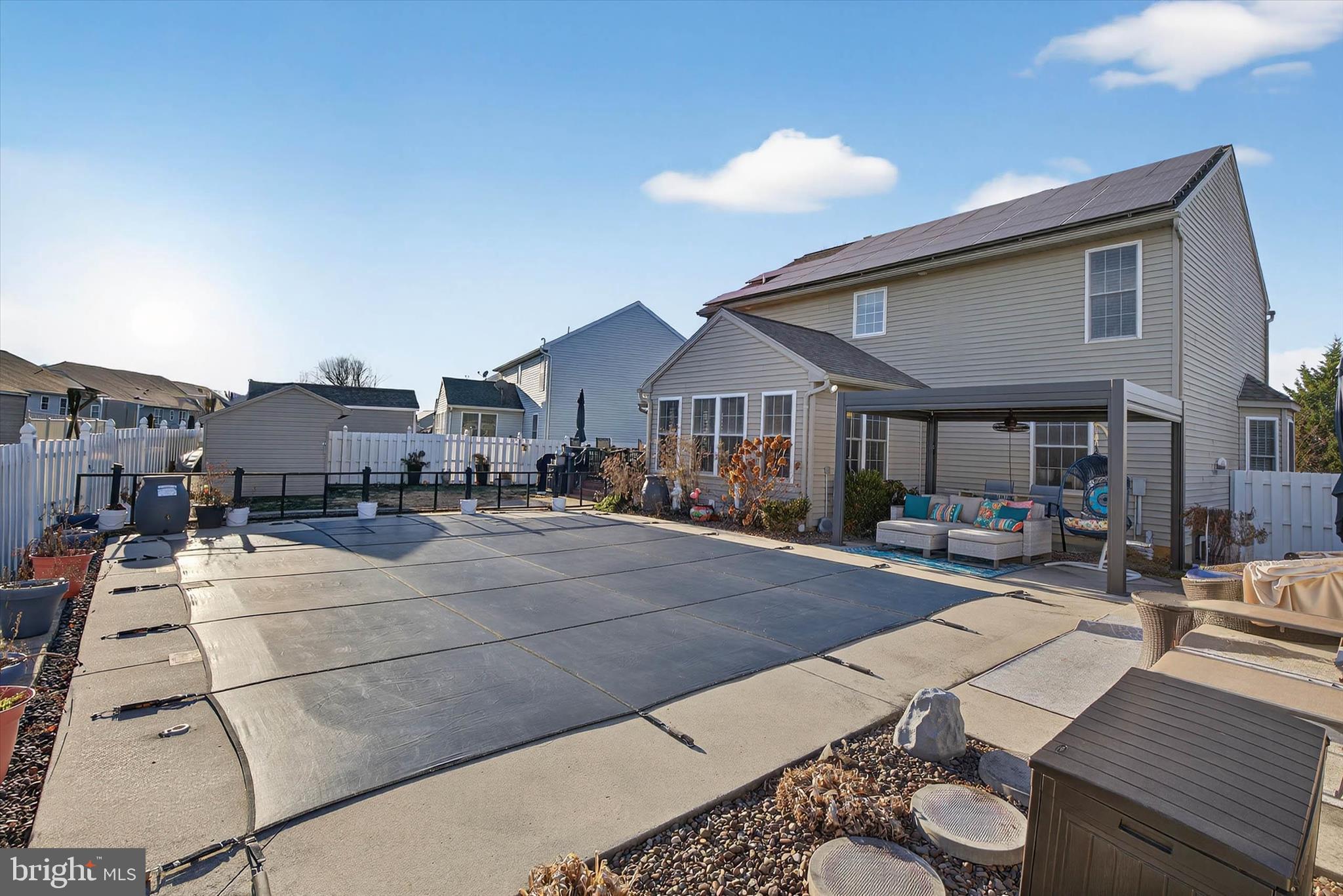 LINCOLNS MEADOW - Residential