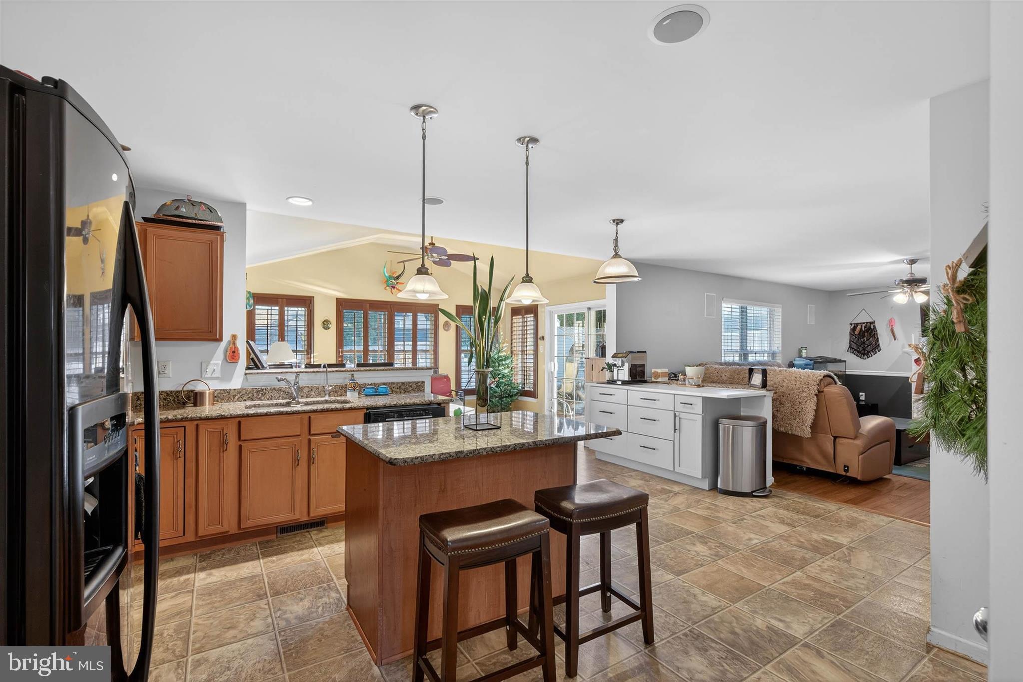 LINCOLNS MEADOW - Residential