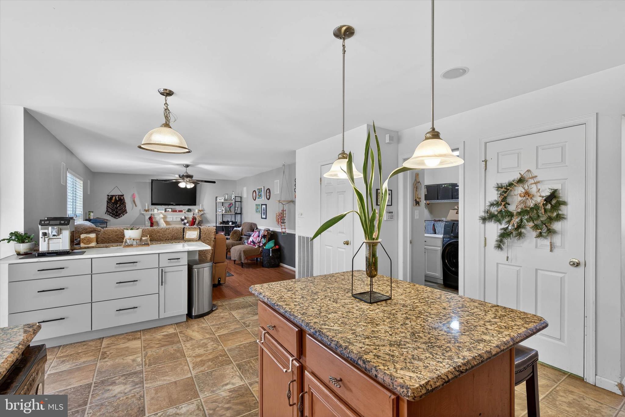 LINCOLNS MEADOW - Residential