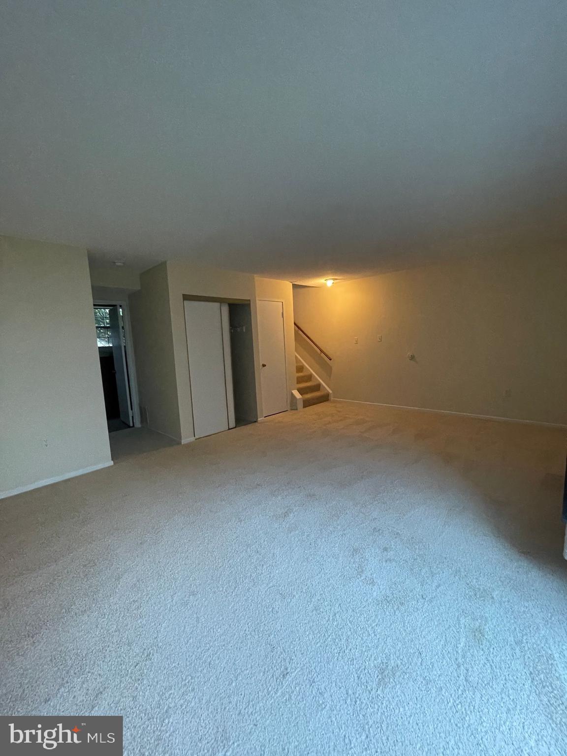 HUNTERS SQUARE - Residential Lease