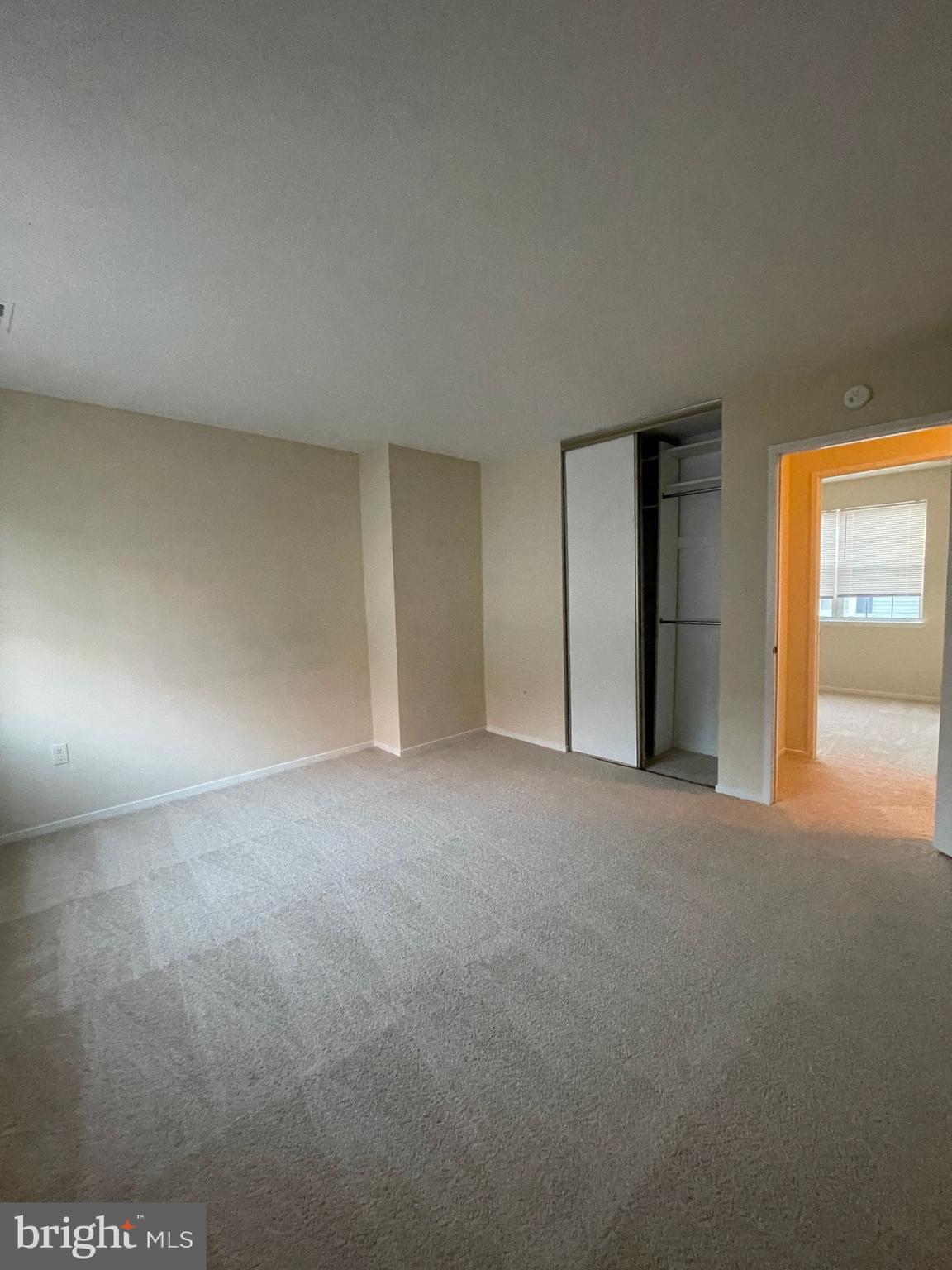 HUNTERS SQUARE - Residential Lease