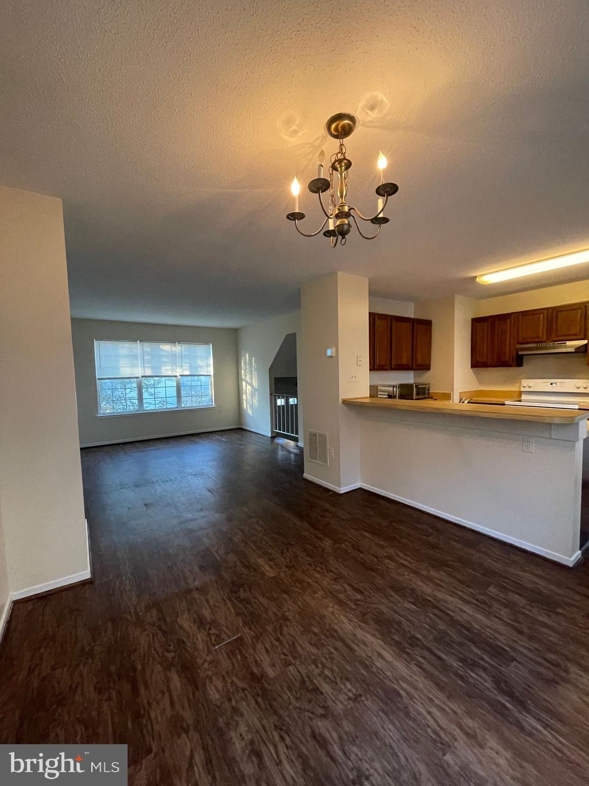 HUNTERS SQUARE - Residential Lease