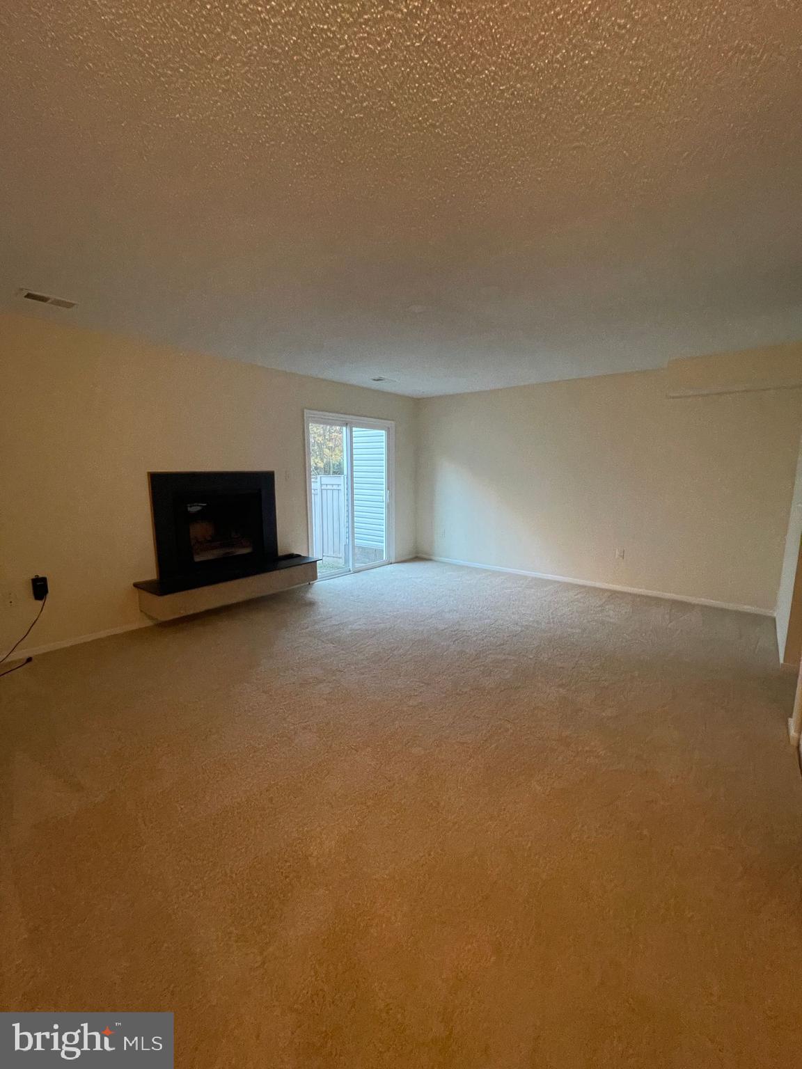 HUNTERS SQUARE - Residential Lease