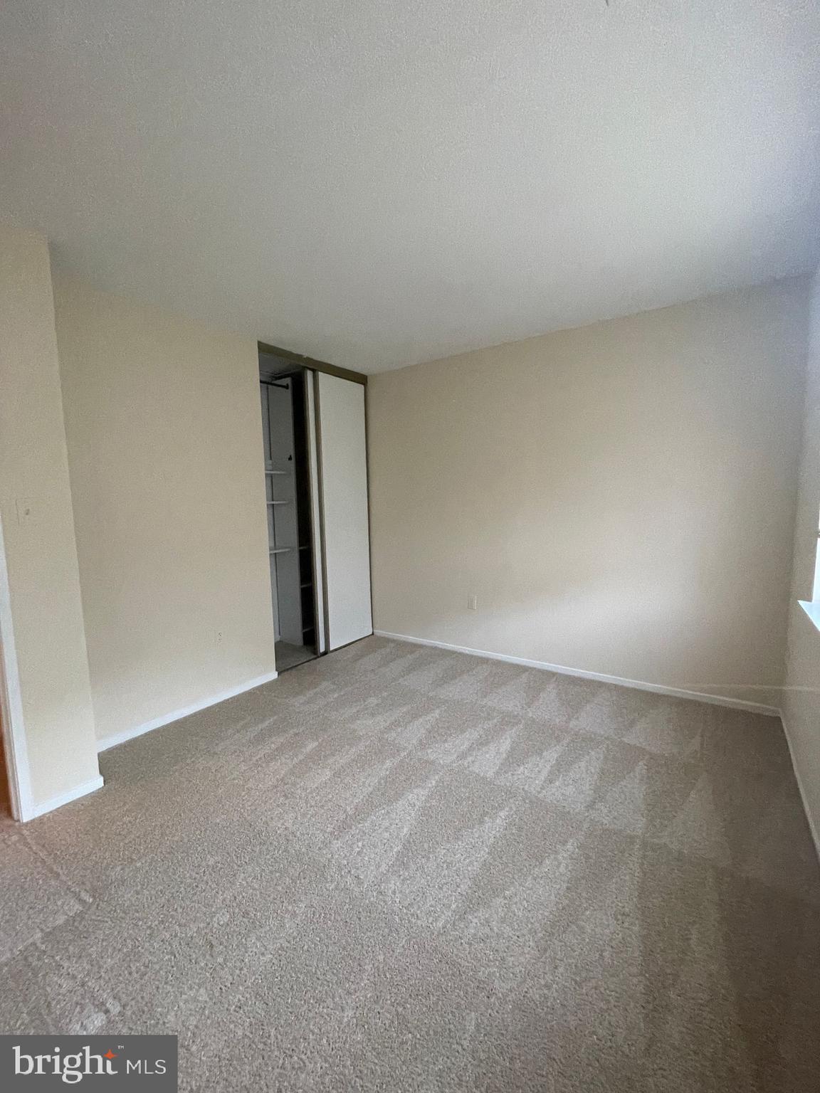 HUNTERS SQUARE - Residential Lease