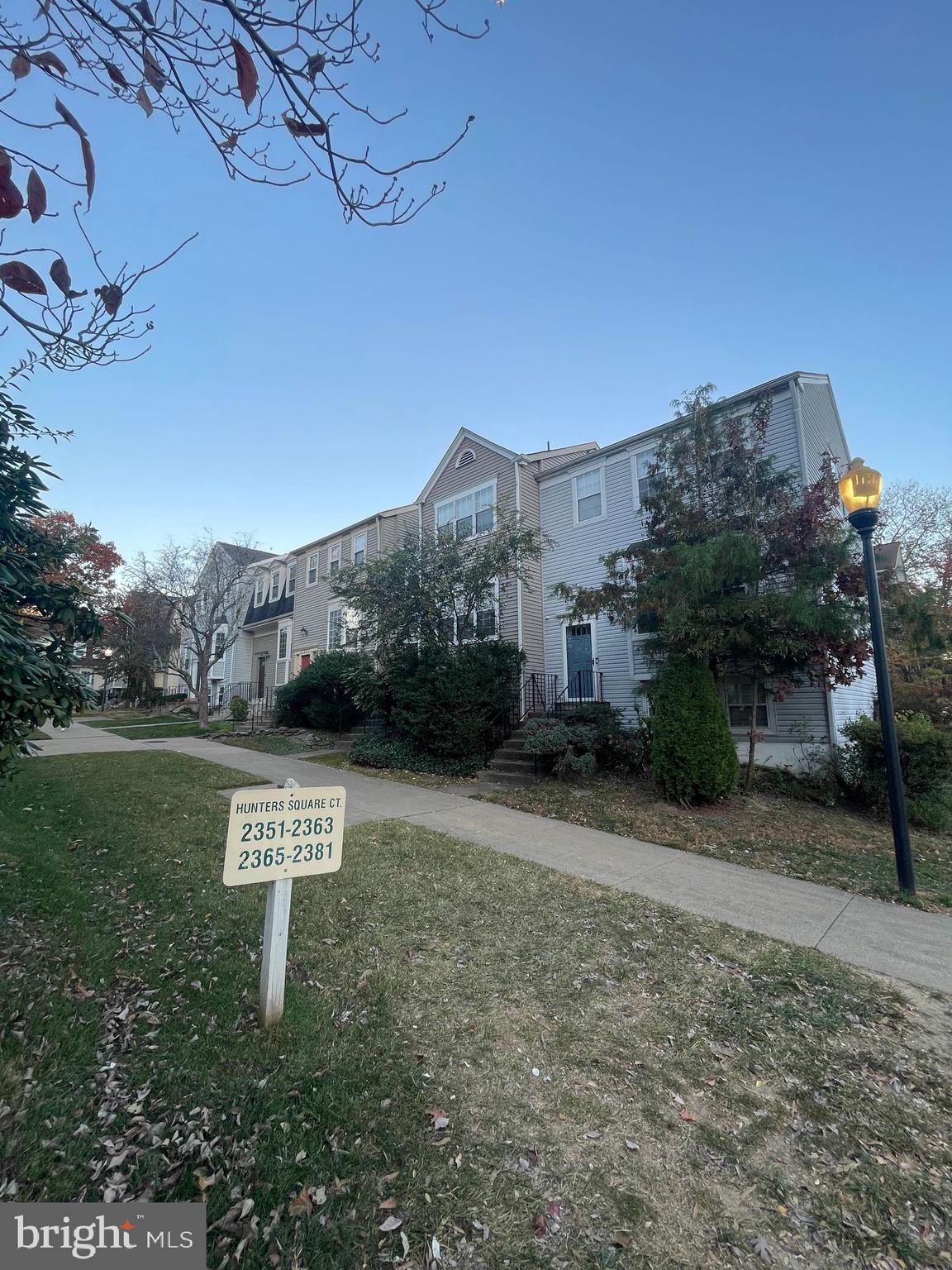 HUNTERS SQUARE - Residential Lease