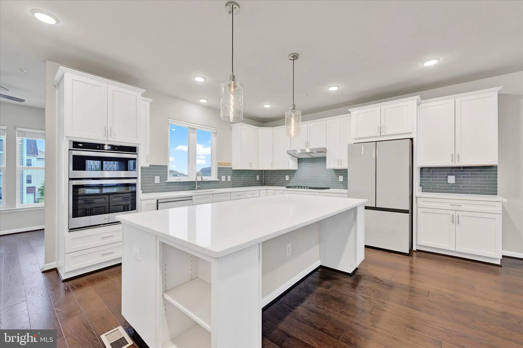 Hanover, Maryland 21076, United States, 4 Bedrooms Bedrooms, ,4 BathroomsBathrooms,Residential,Pending,121828