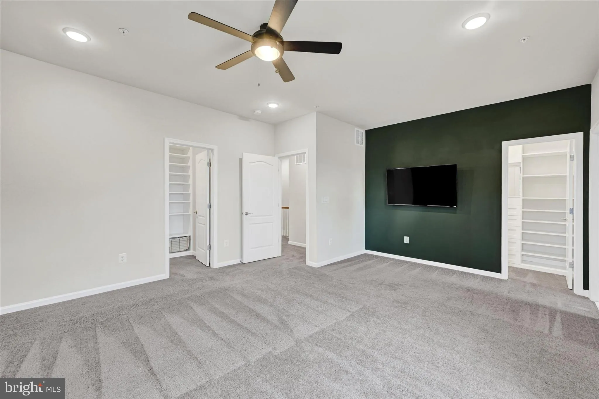 Hanover, Maryland 21076, United States, 4 Bedrooms Bedrooms, ,4 BathroomsBathrooms,Residential,Pending,121828