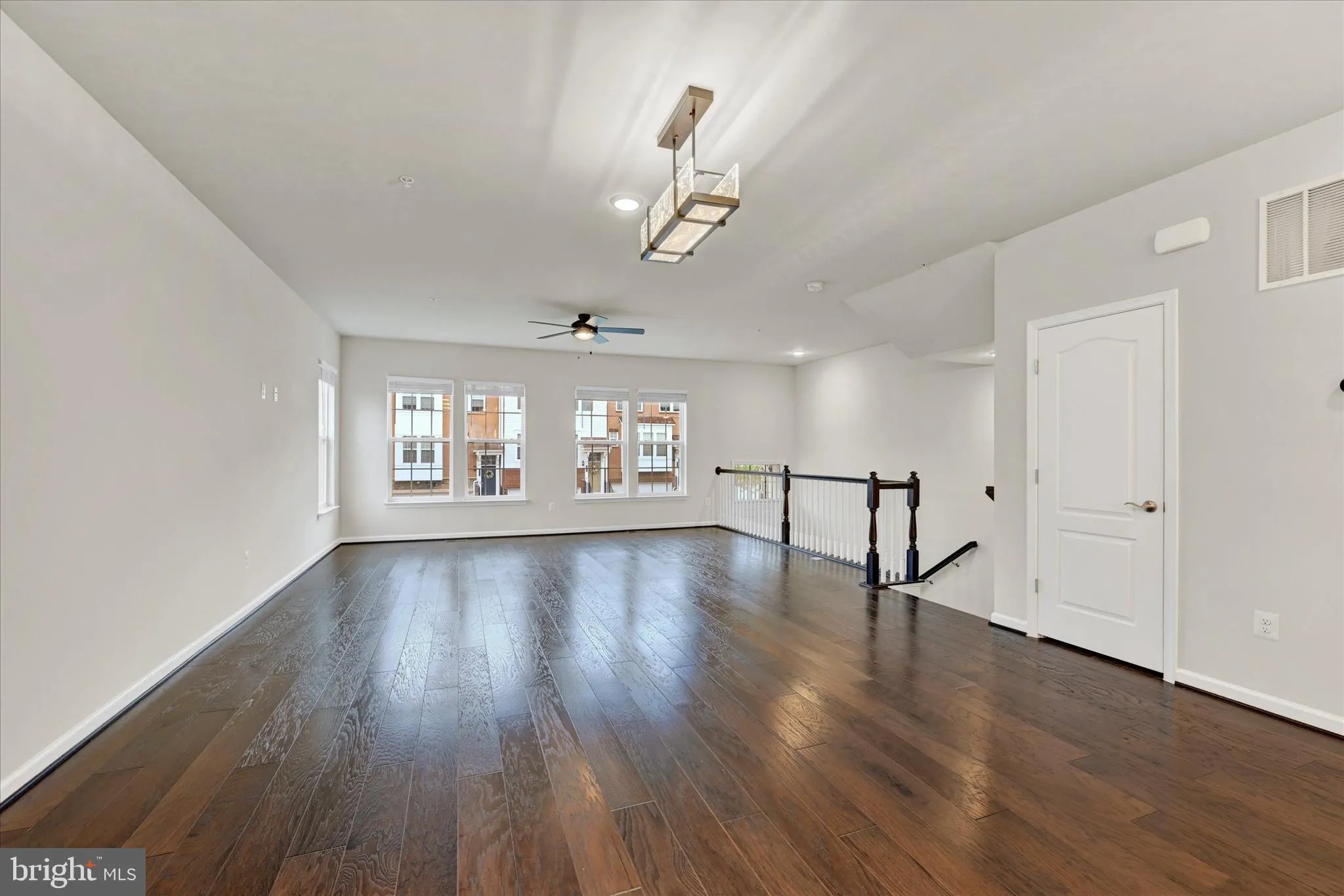 Hanover, Maryland 21076, United States, 4 Bedrooms Bedrooms, ,4 BathroomsBathrooms,Residential,Pending,121828