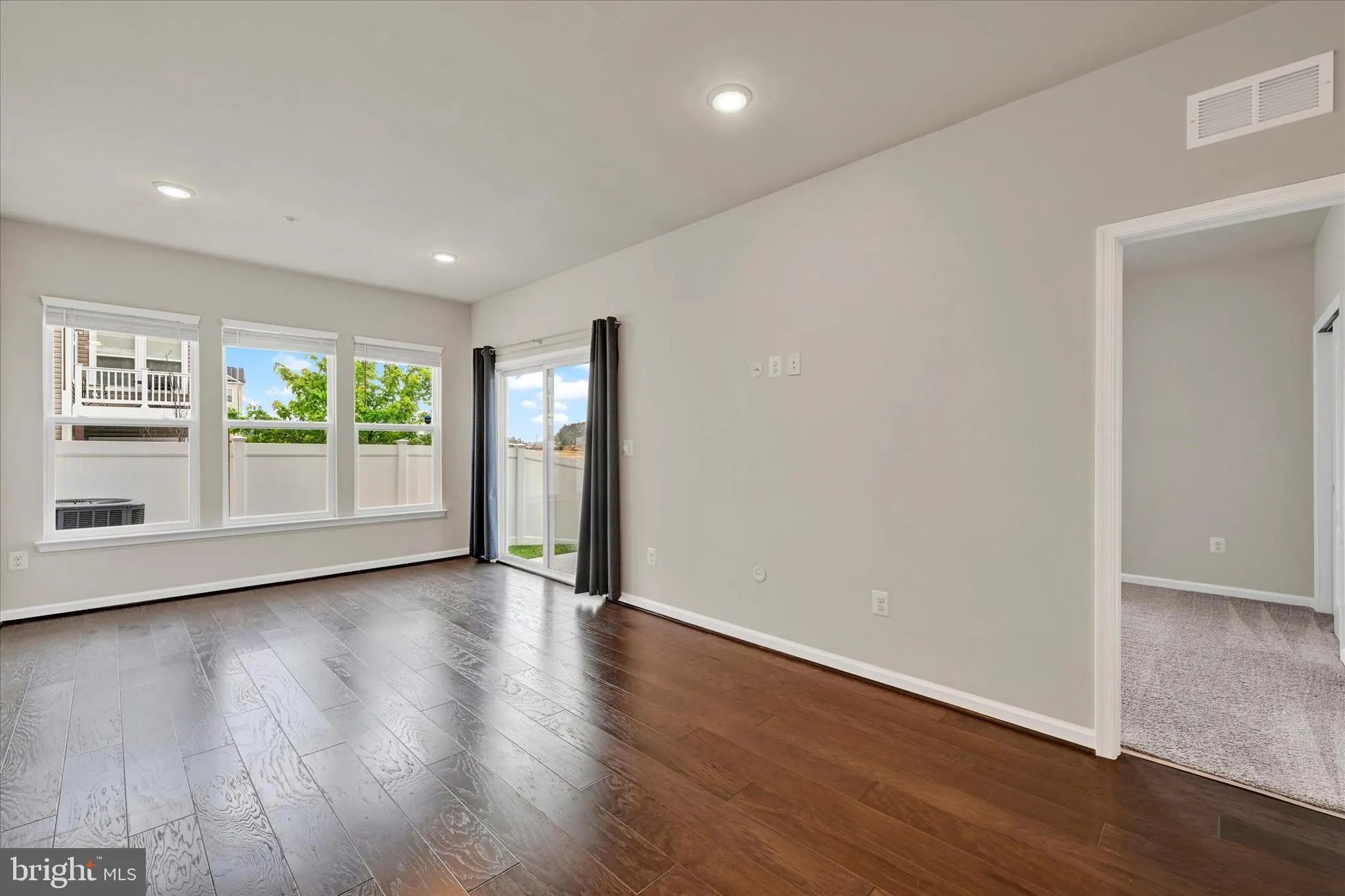 Hanover, Maryland 21076, United States, 4 Bedrooms Bedrooms, ,4 BathroomsBathrooms,Residential,Pending,121828