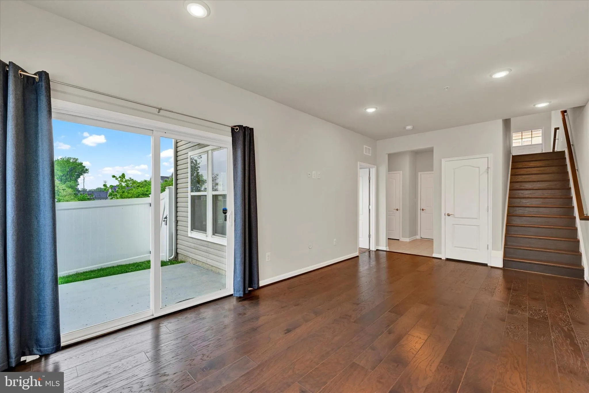 Hanover, Maryland 21076, United States, 4 Bedrooms Bedrooms, ,4 BathroomsBathrooms,Residential,Pending,121828