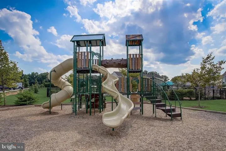 Hanover, Maryland 21076, United States, 4 Bedrooms Bedrooms, ,4 BathroomsBathrooms,Residential,Pending,121828