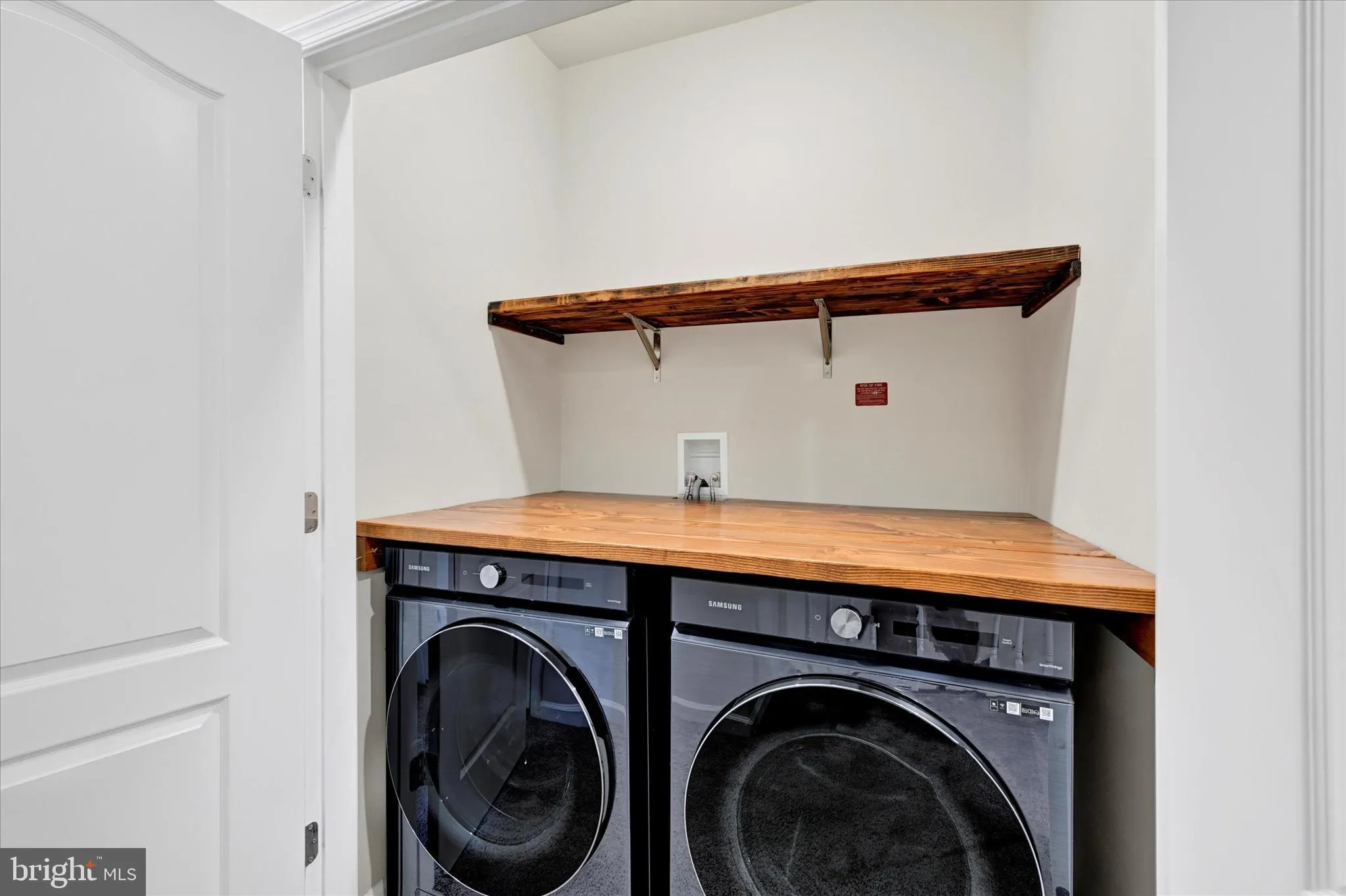 Hanover, Maryland 21076, United States, 4 Bedrooms Bedrooms, ,4 BathroomsBathrooms,Residential,Pending,121828