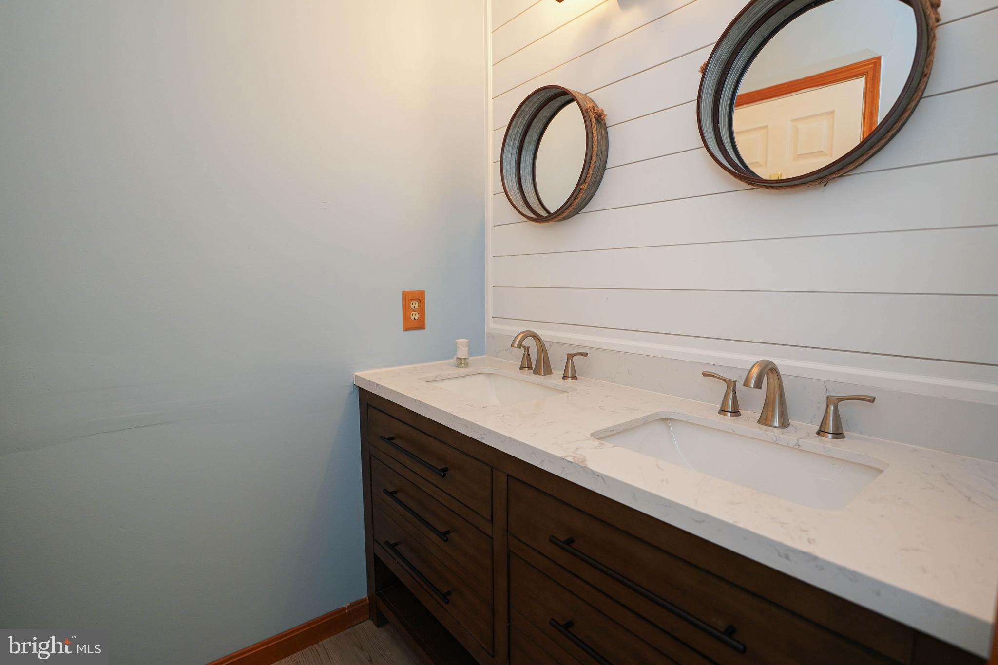 HUNTERS MILL - Residential