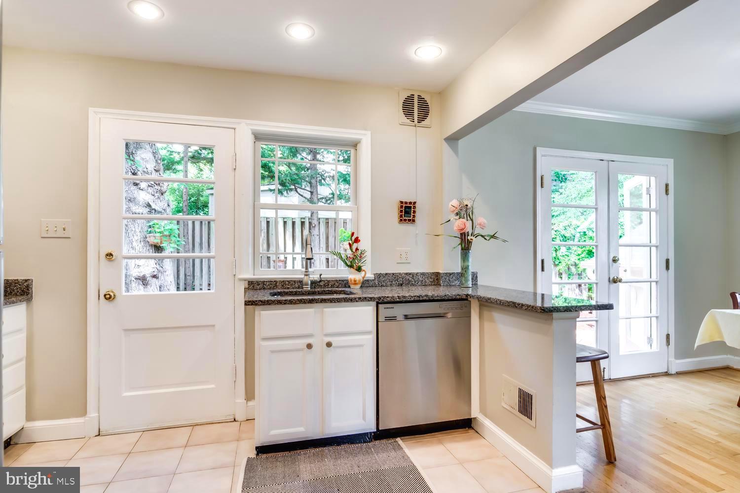 MONTICELLO PARK - Residential