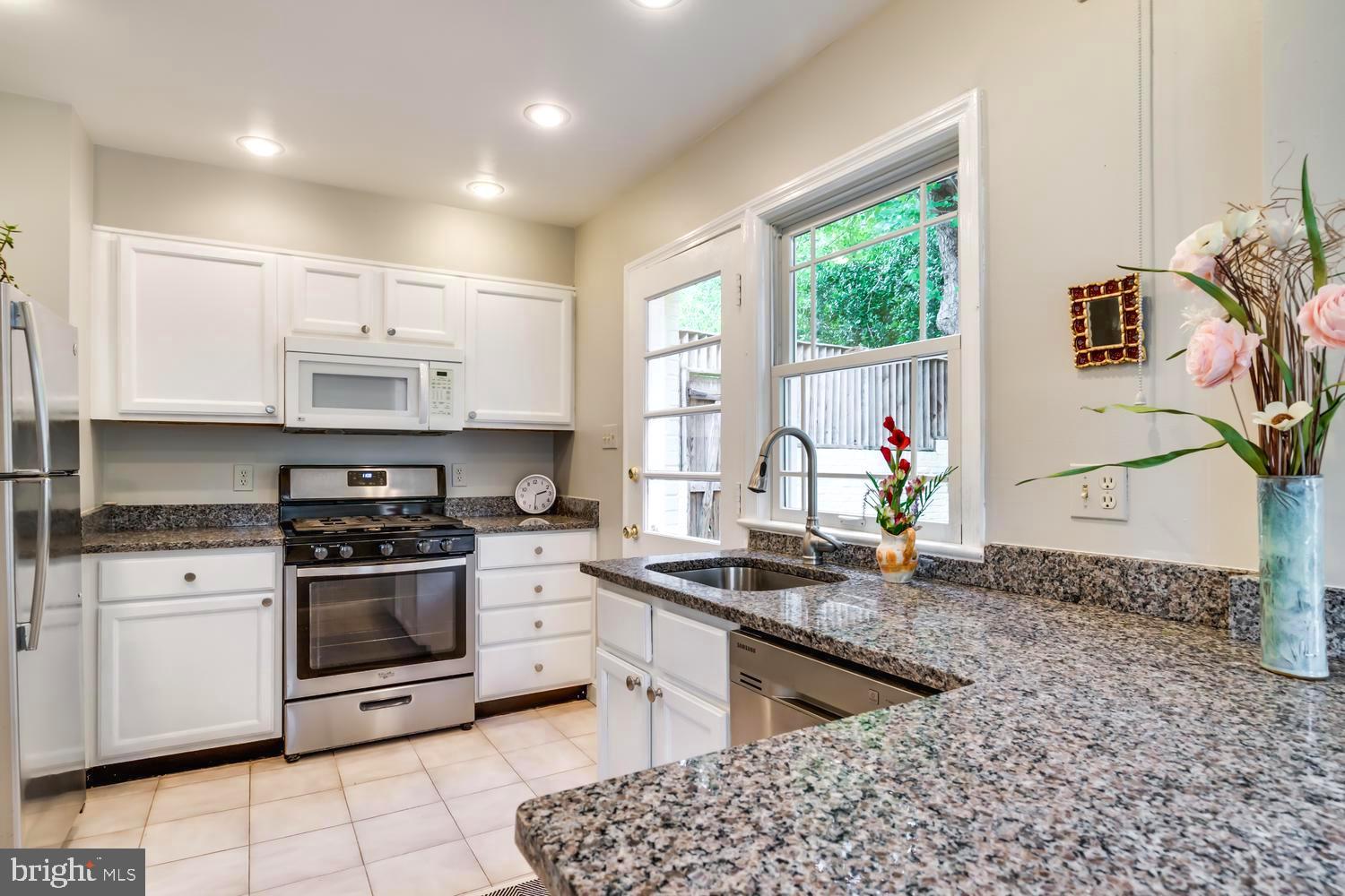 MONTICELLO PARK - Residential