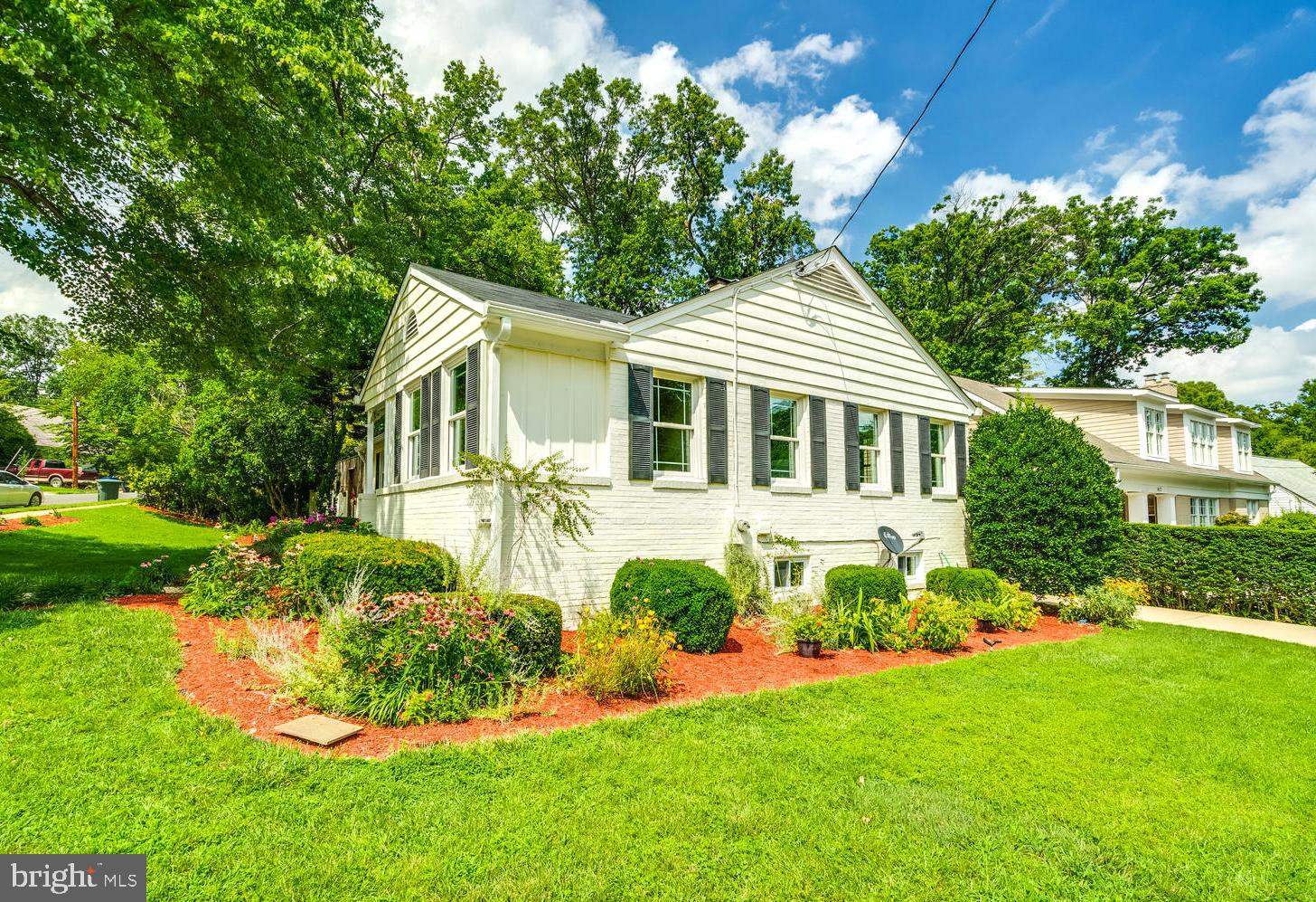 MONTICELLO PARK - Residential