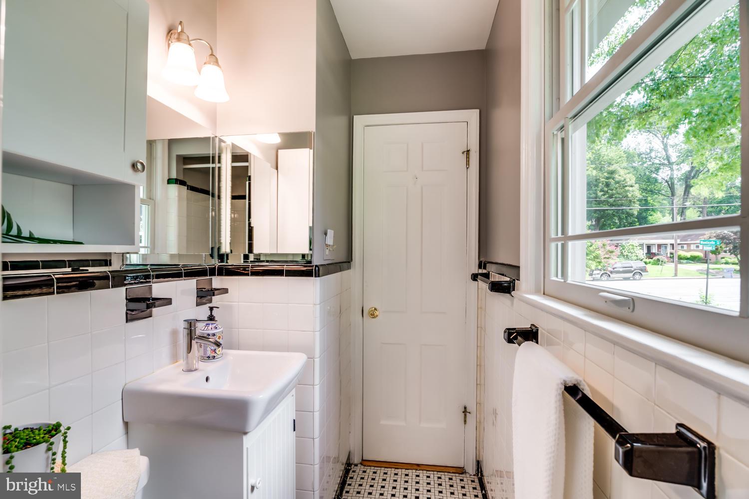 MONTICELLO PARK - Residential