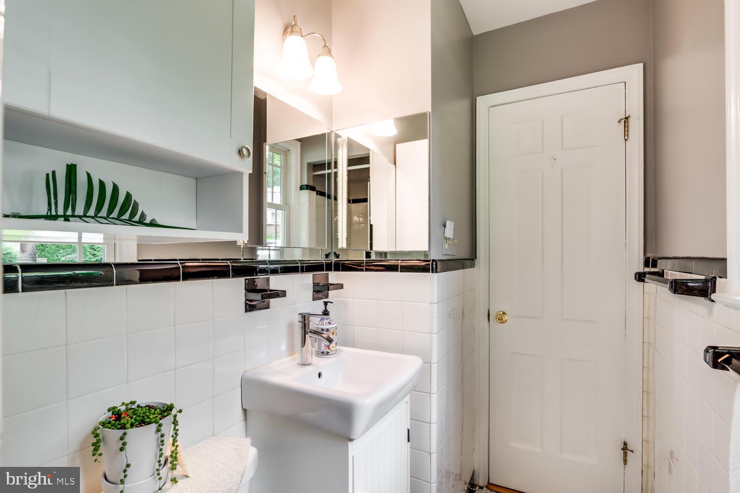 MONTICELLO PARK - Residential