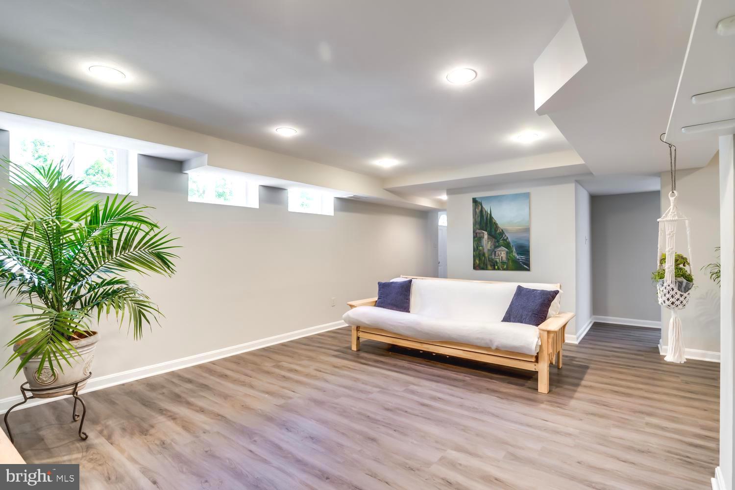 MONTICELLO PARK - Residential