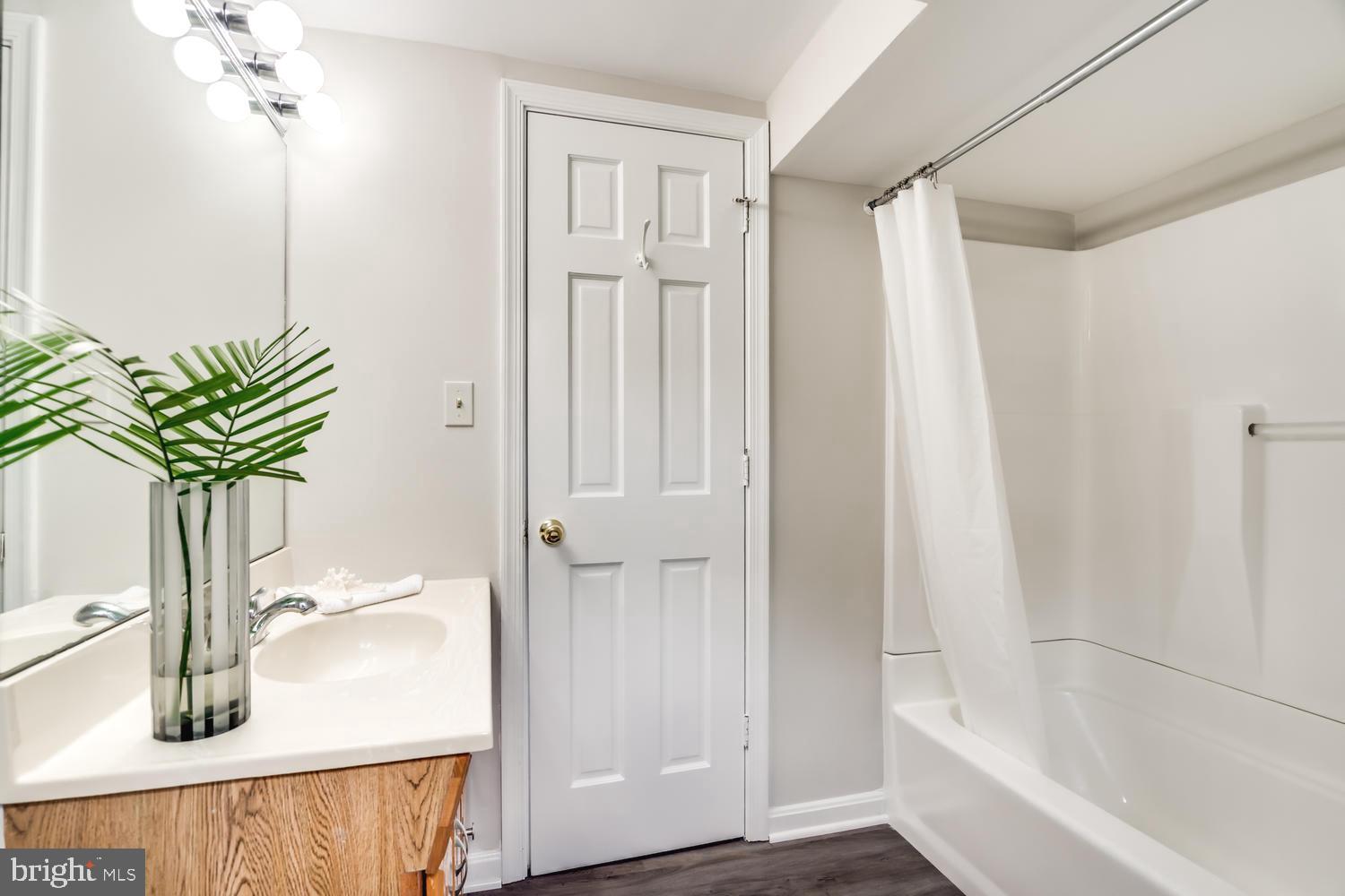 MONTICELLO PARK - Residential