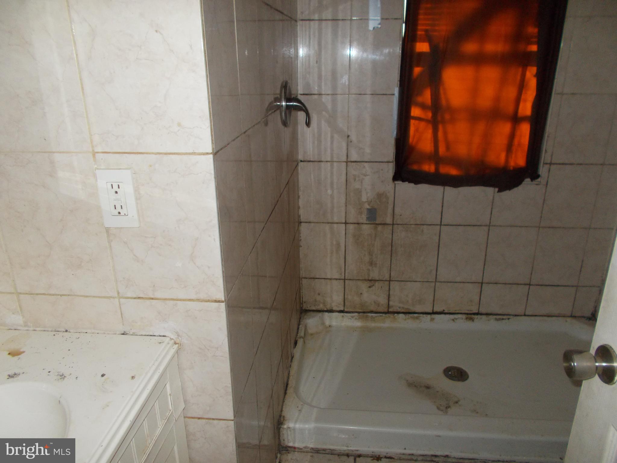 WEST END - Residential