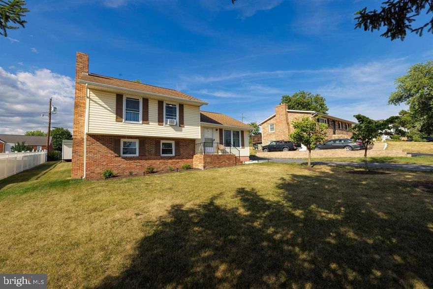 Wonderfully remodeled home in the town of Broadway. Come check out  this beautiful split level home that boasts 3 bedrooms and 2 full baths, updated kitchen and bath, new flooring, new paint, new fixtures, a walkout basement and so much more! This is one you won't want to miss!