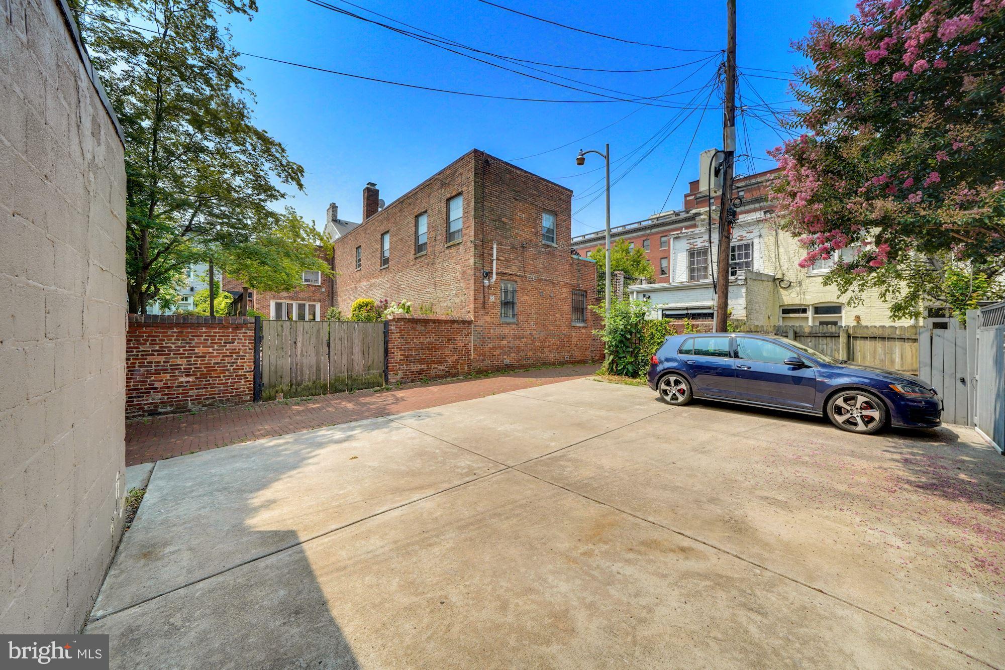 GEORGETOWN - Residential