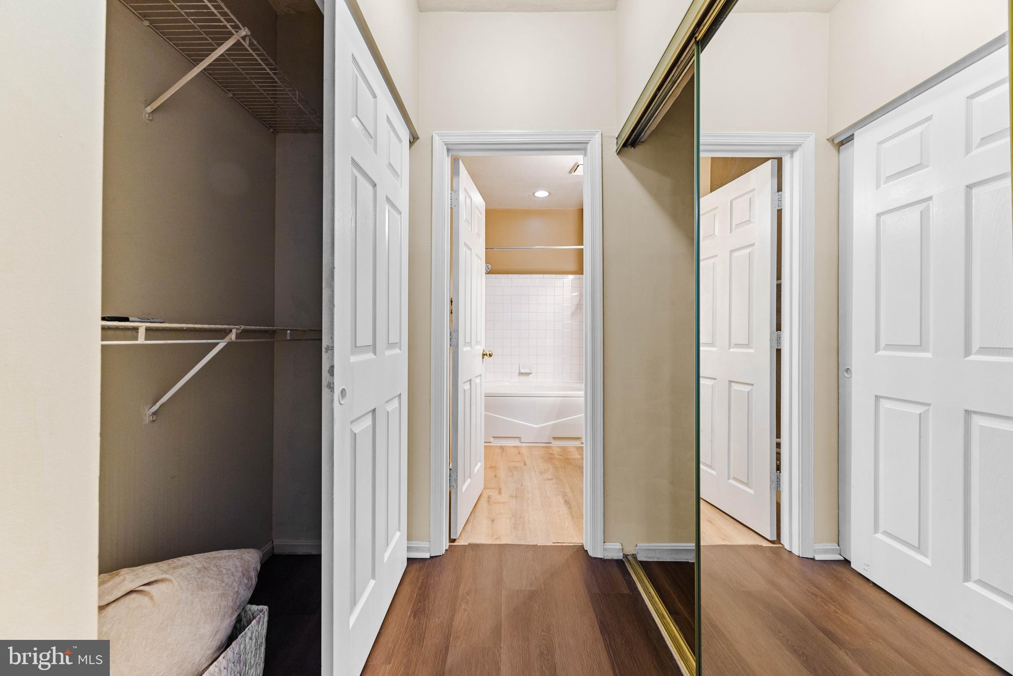 SILVERBROOK WOOD - Residential