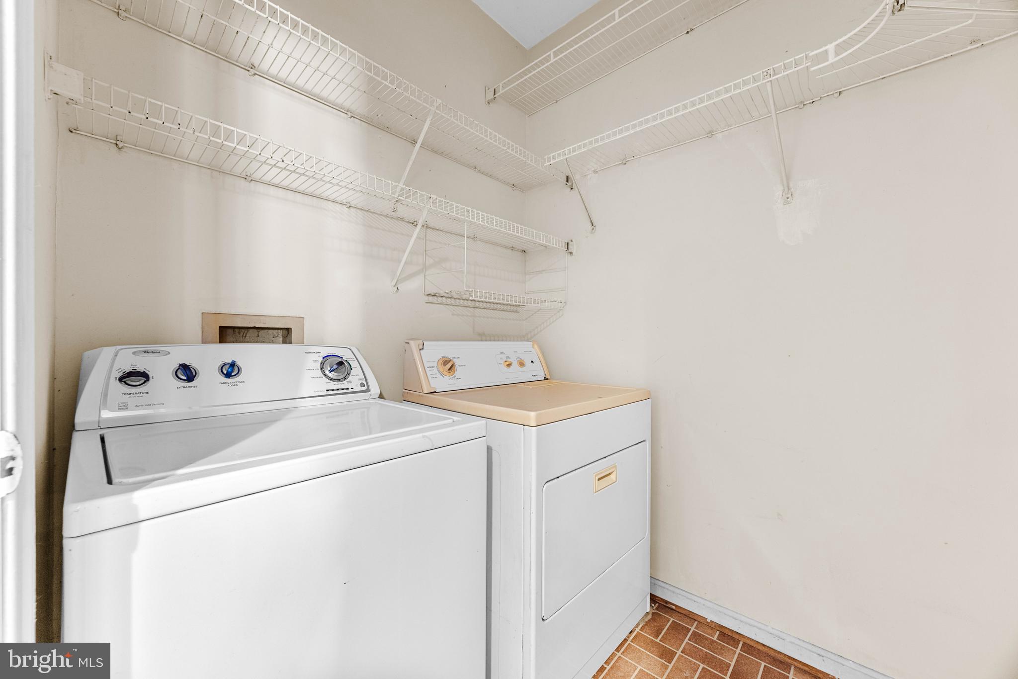 SILVERBROOK WOOD - Residential