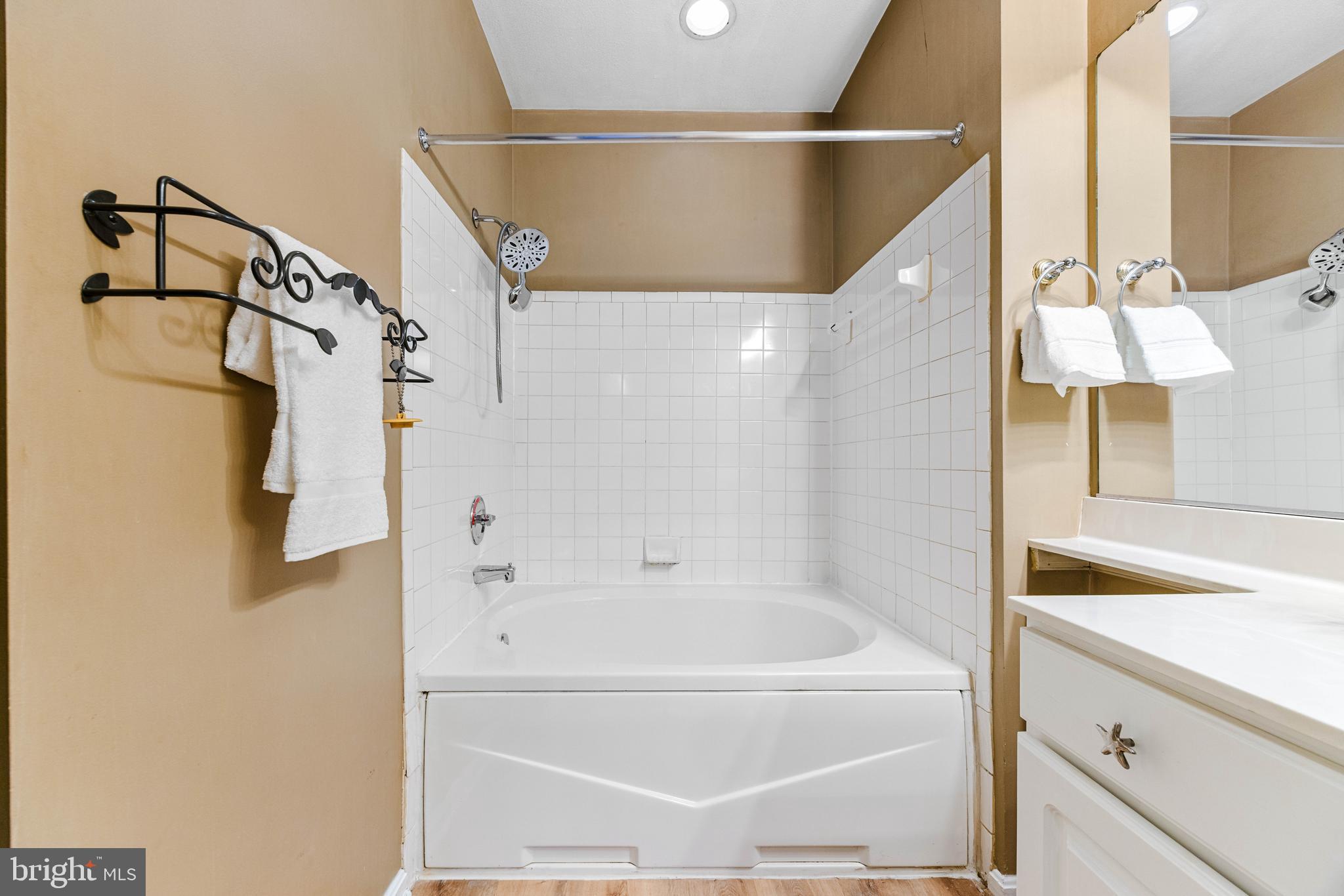 SILVERBROOK WOOD - Residential