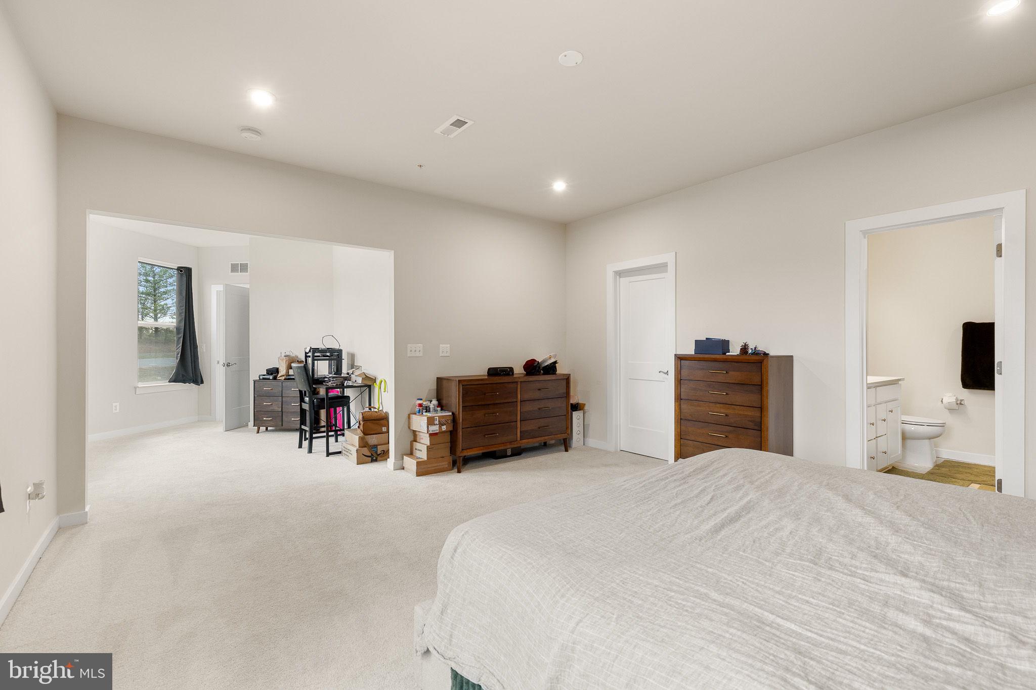 ASHBURN STATION - Residential