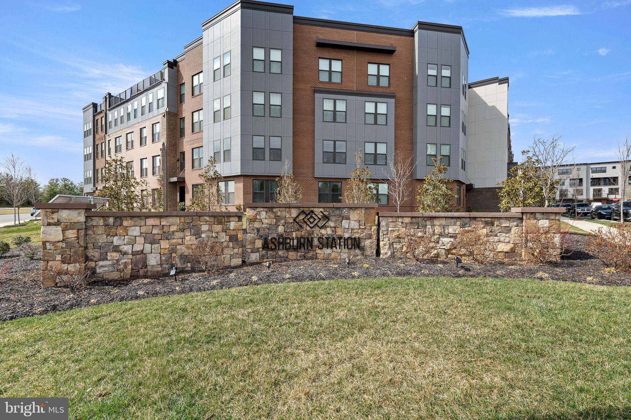ASHBURN STATION - Residential