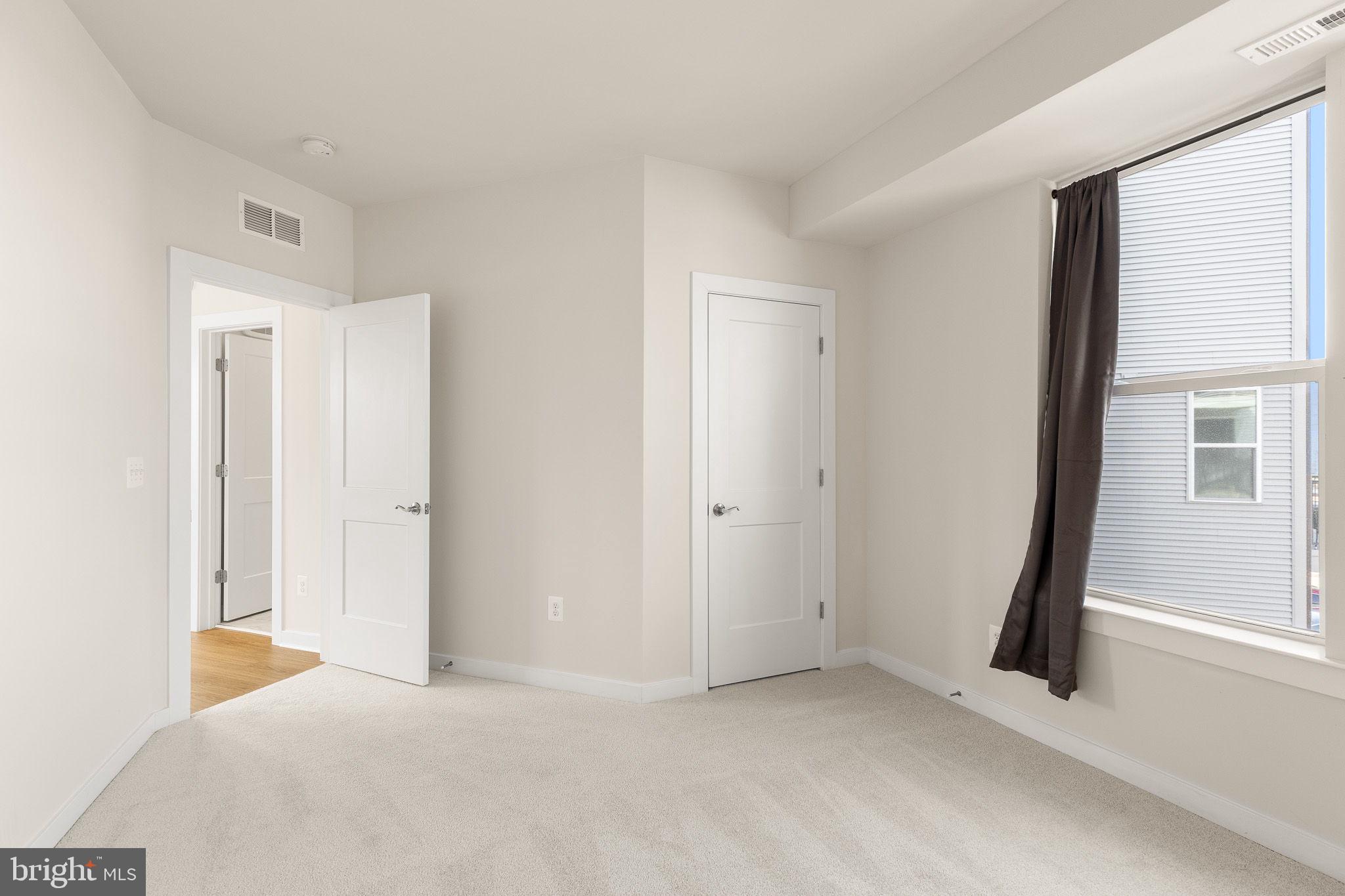 ASHBURN STATION - Residential
