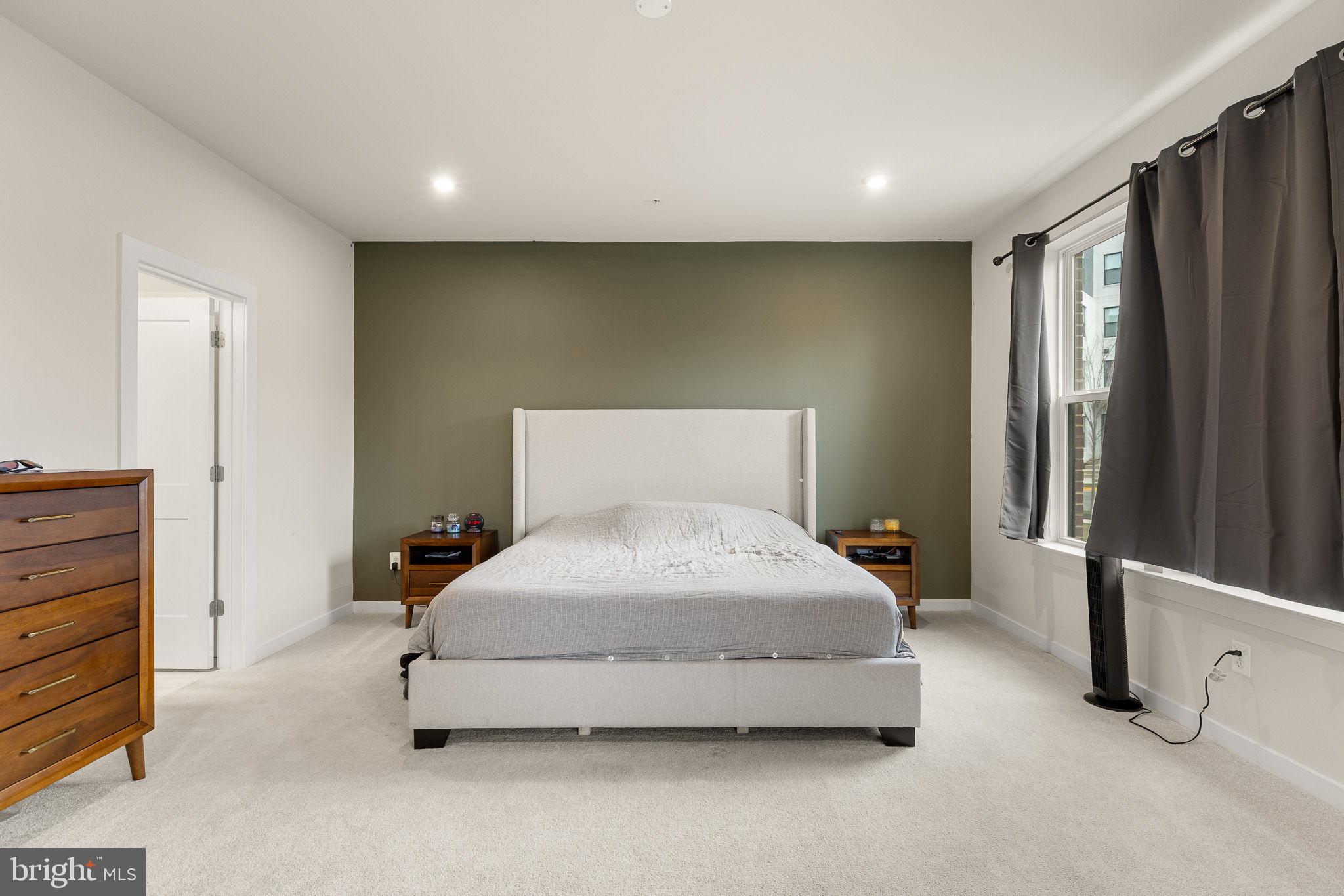 ASHBURN STATION - Residential
