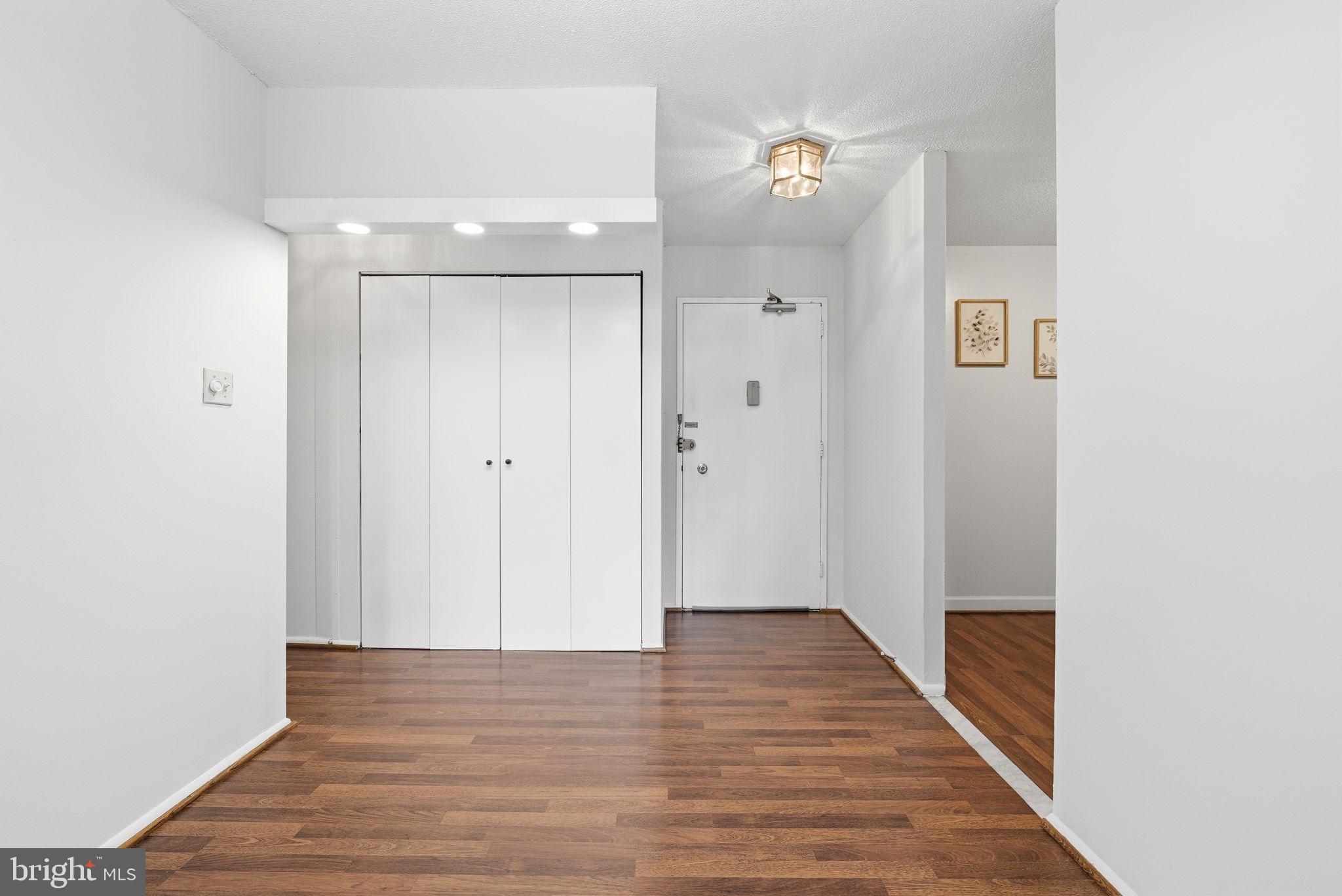 THE CARLTON - Residential