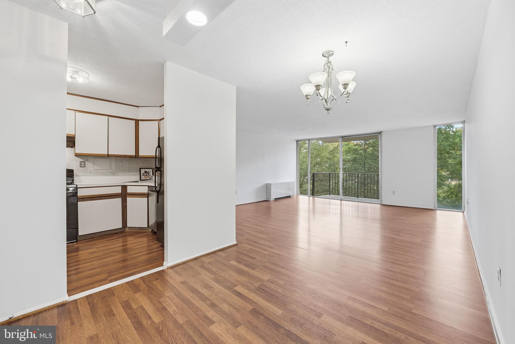 THE CARLTON - Residential