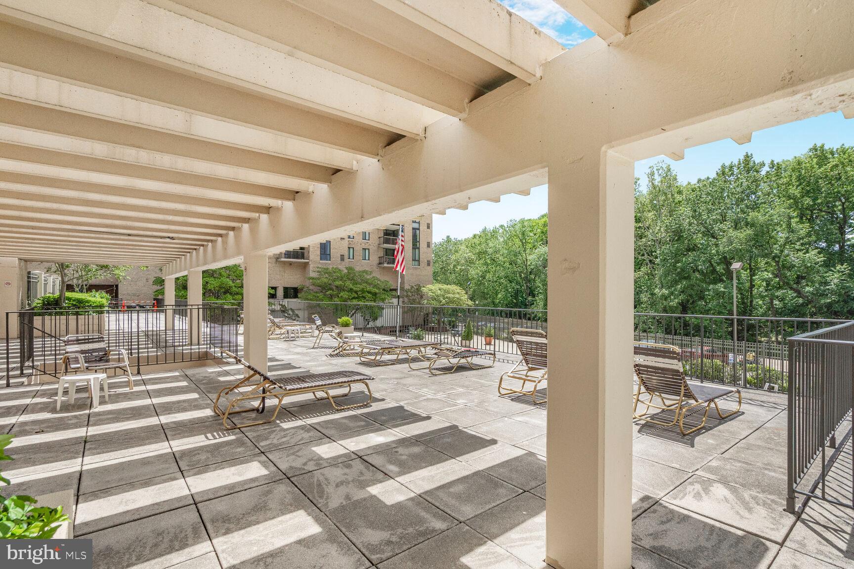 THE CARLTON - Residential