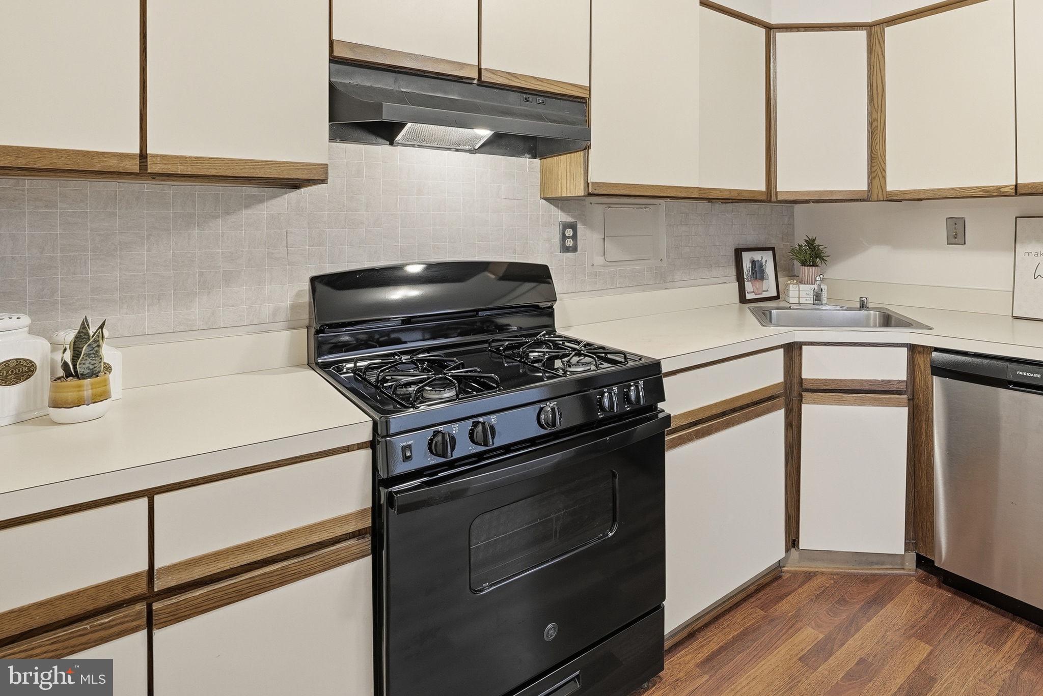 THE CARLTON - Residential