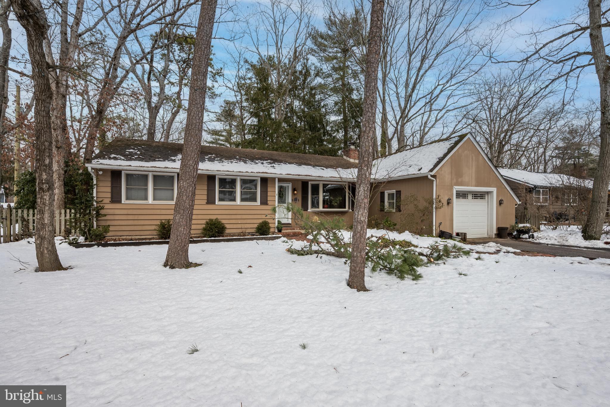 MEDFORD LAKES - Residential