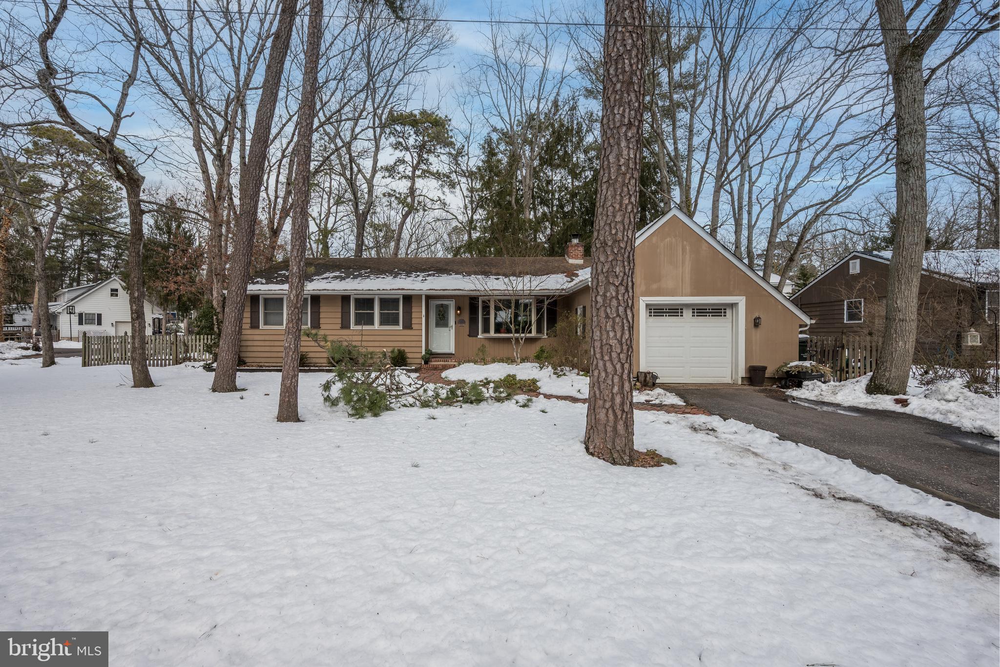 MEDFORD LAKES - Residential