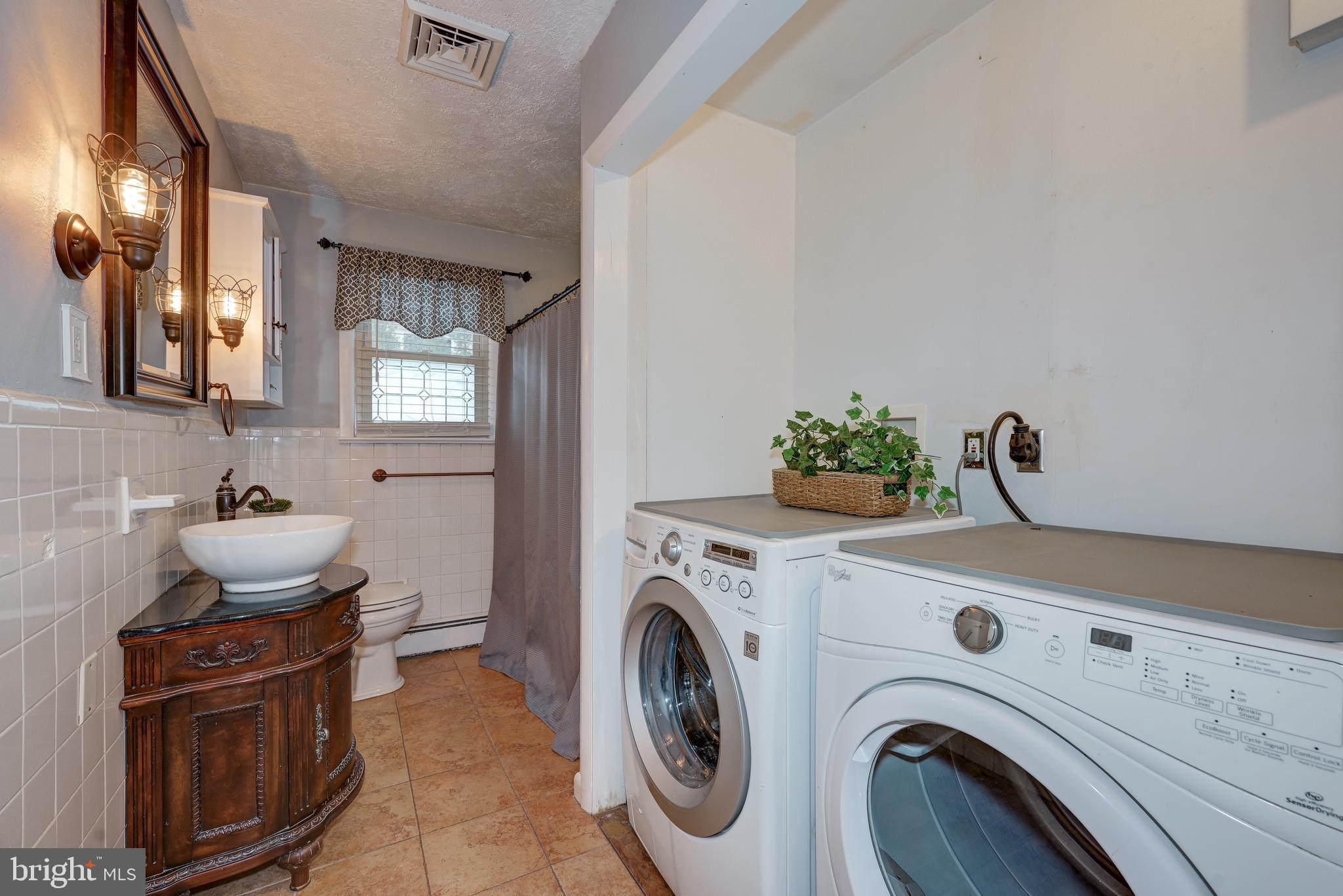 MEDFORD LAKES - Residential