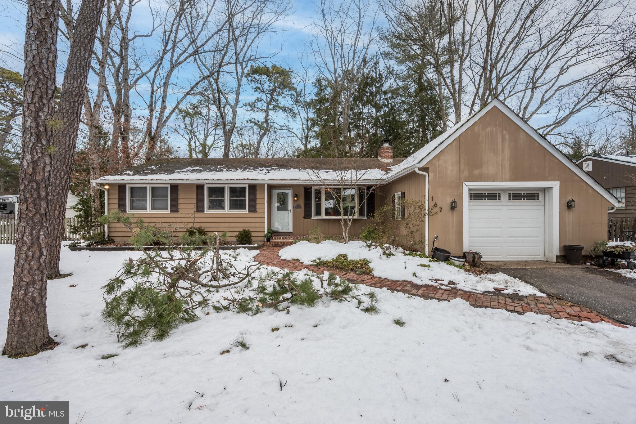 MEDFORD LAKES - Residential